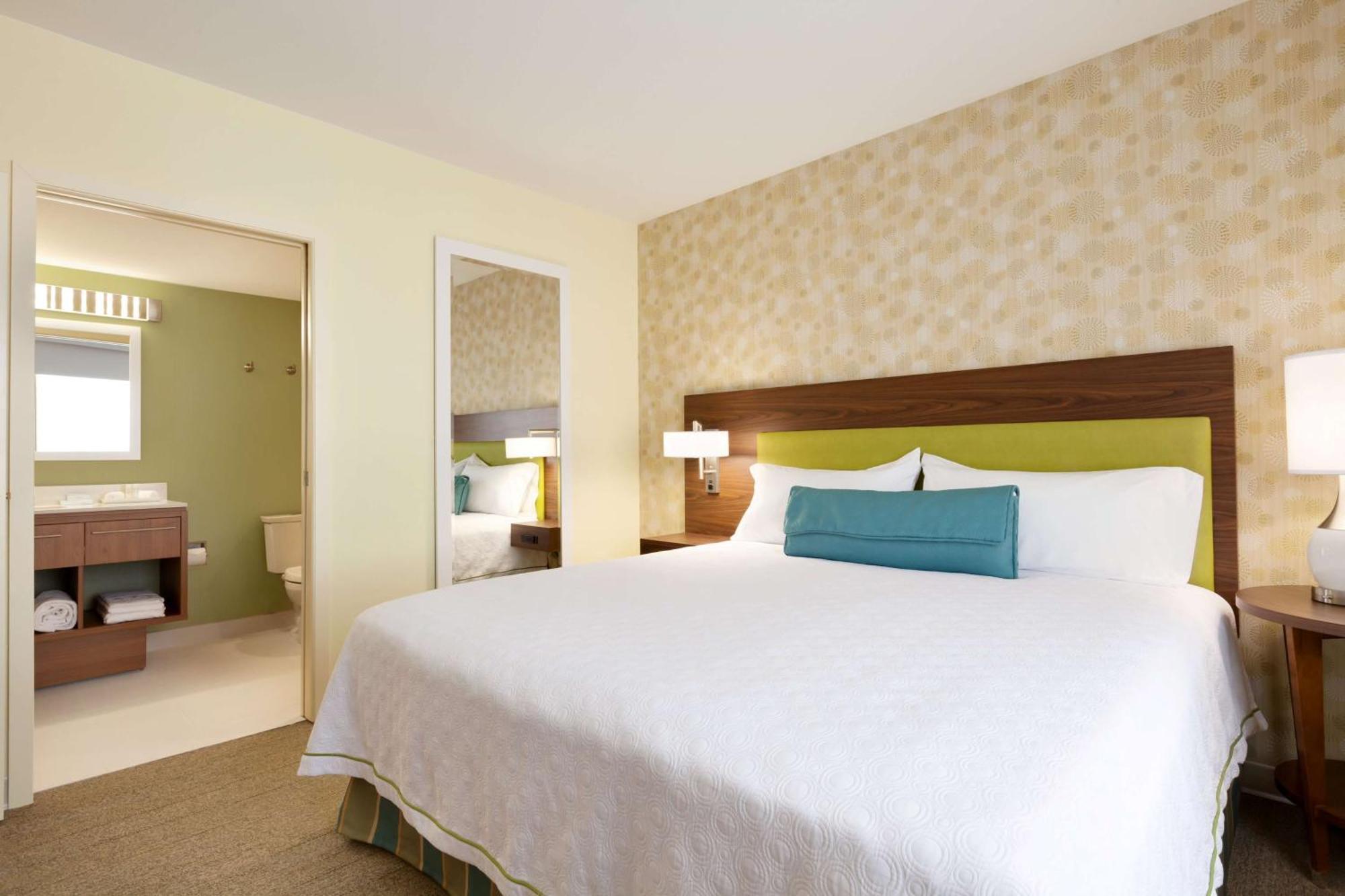 One-Bedroom King Suite - Mobility Accessible