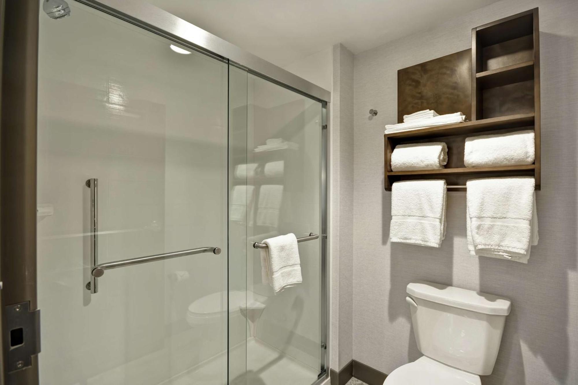 King Studio Suite - Hearing Access/Non-Smoking