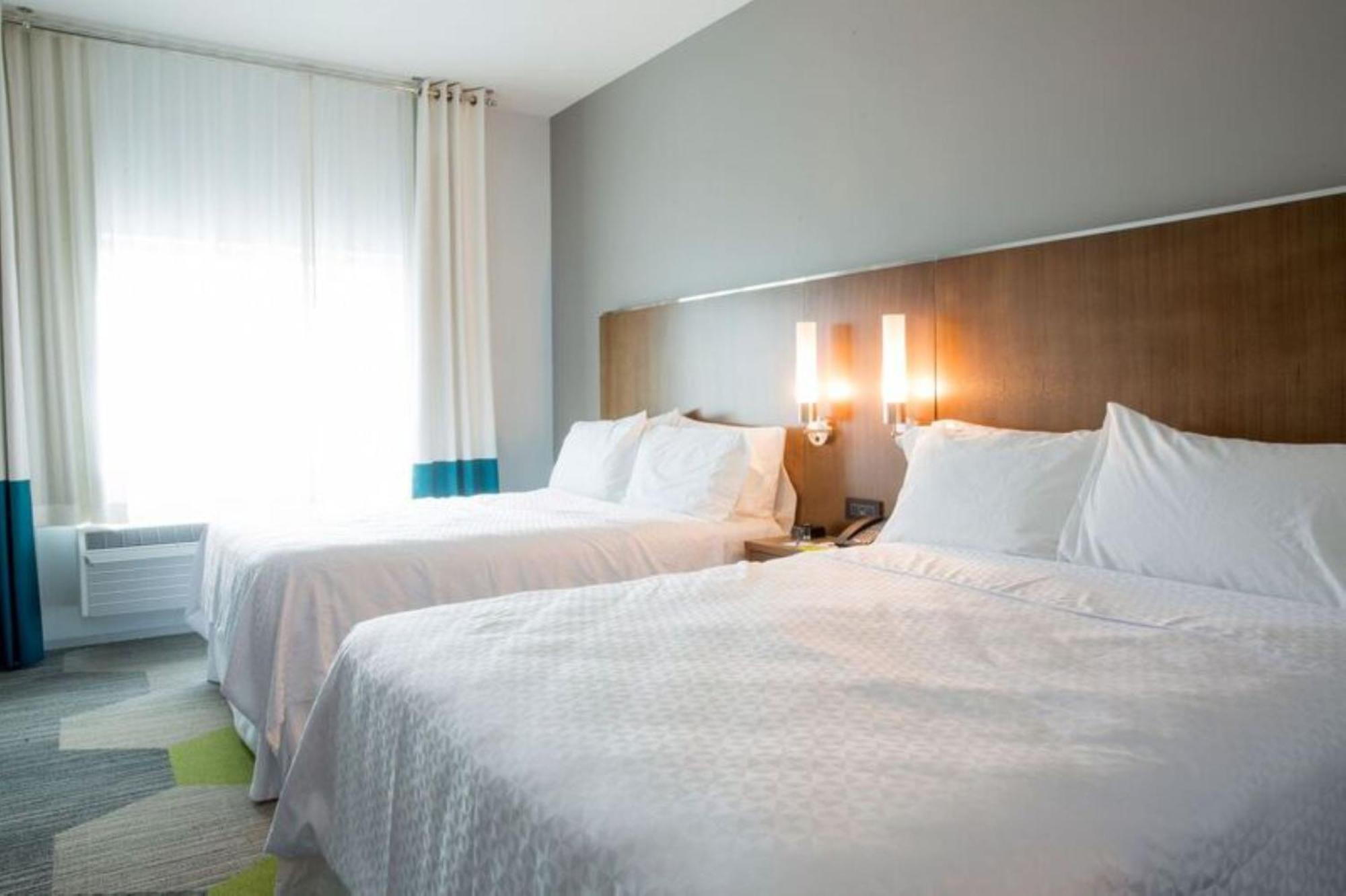 Guest room, 2 Queen,1551708763:JPEG