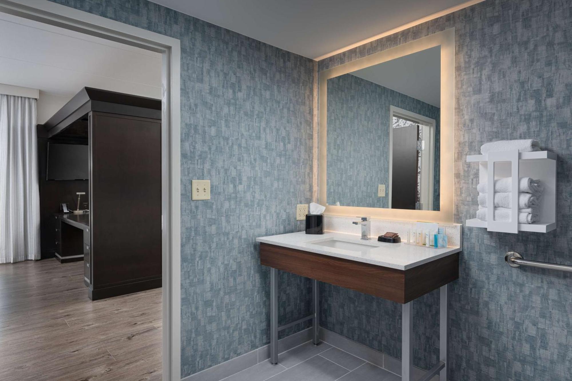 Queen Studio Suite with Two Queen Beds - Non-Smoking