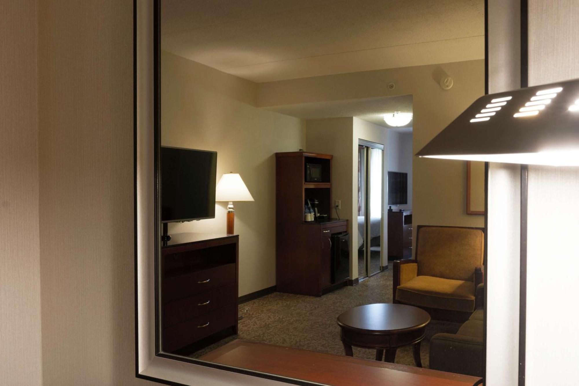 Junior King Suite with Sofa Bed