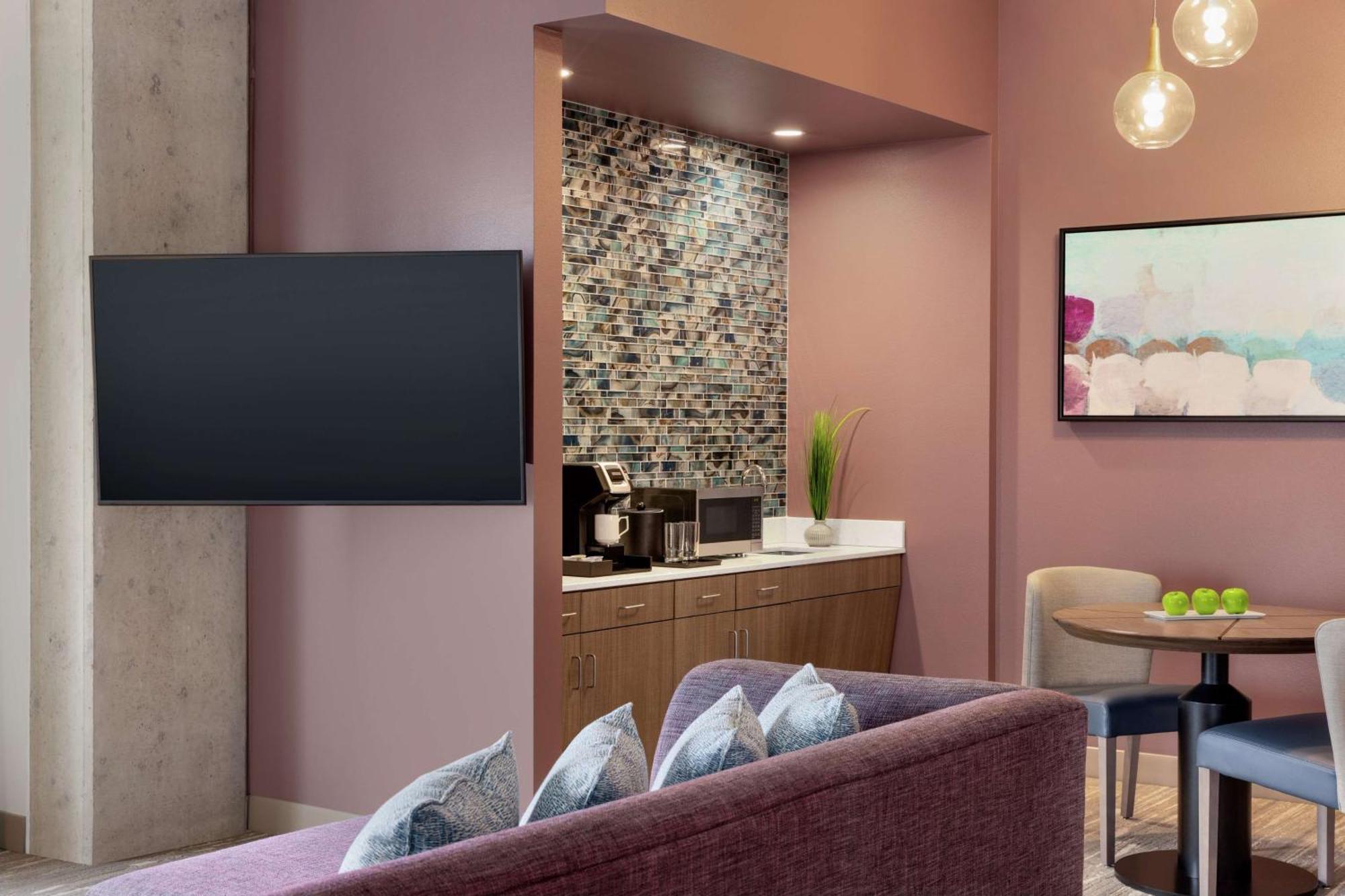 Two-Bedroom King Suite