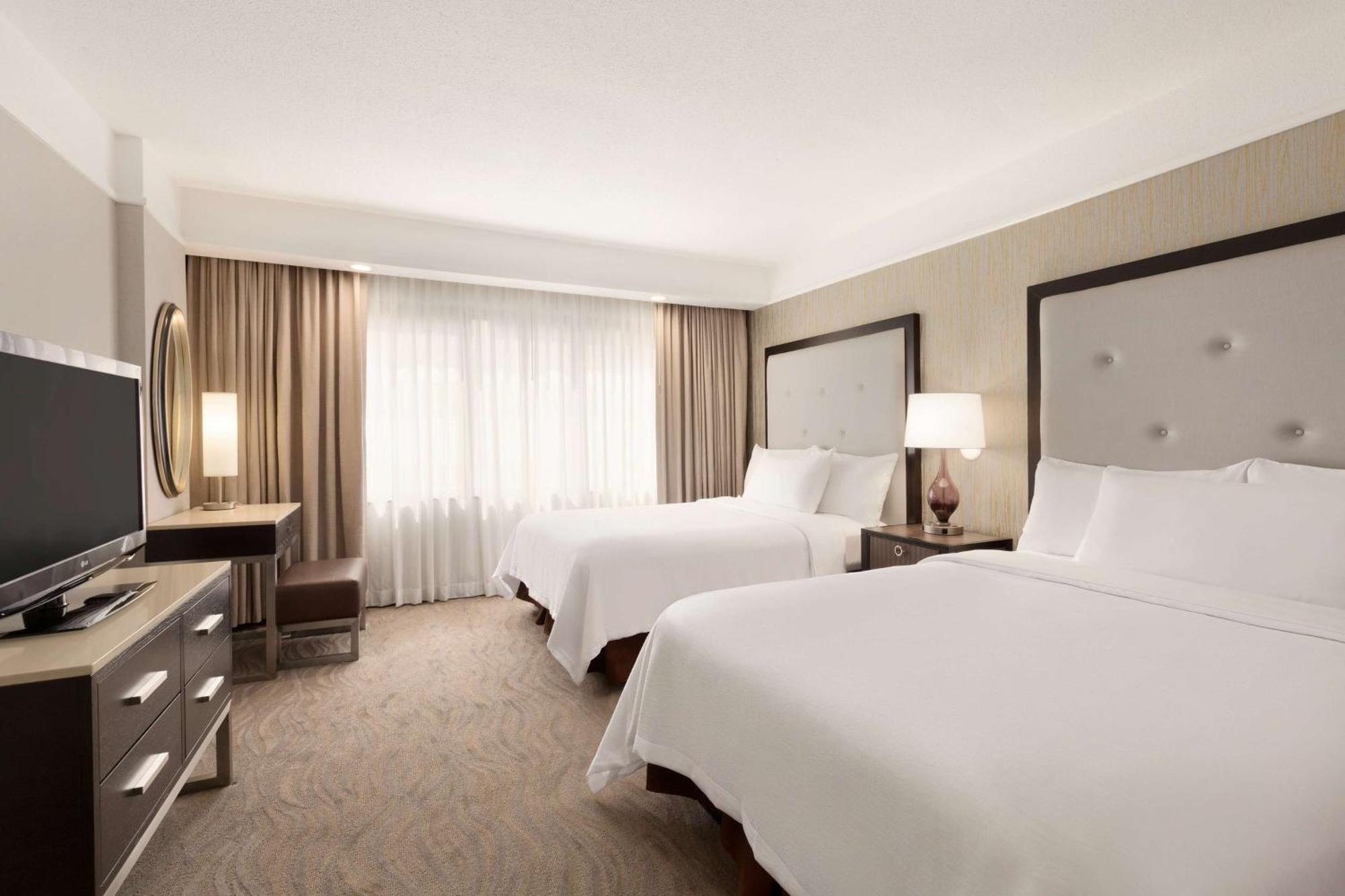 Queen Suite with Two Queen Beds - Non-Smoking,1551992119:JPEG