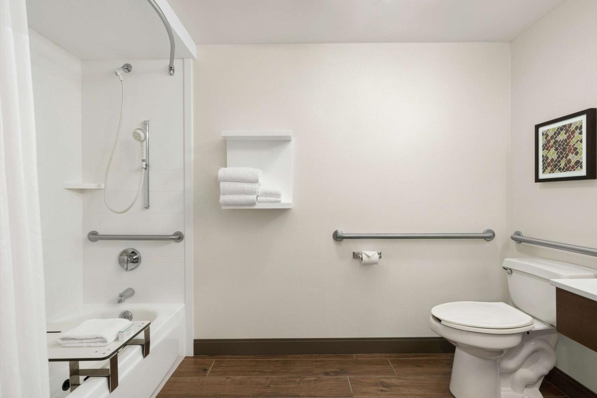 King Room with Accessible Tub - Mobility and Hearing Access/Non-Smoking,1552007743:JPEG