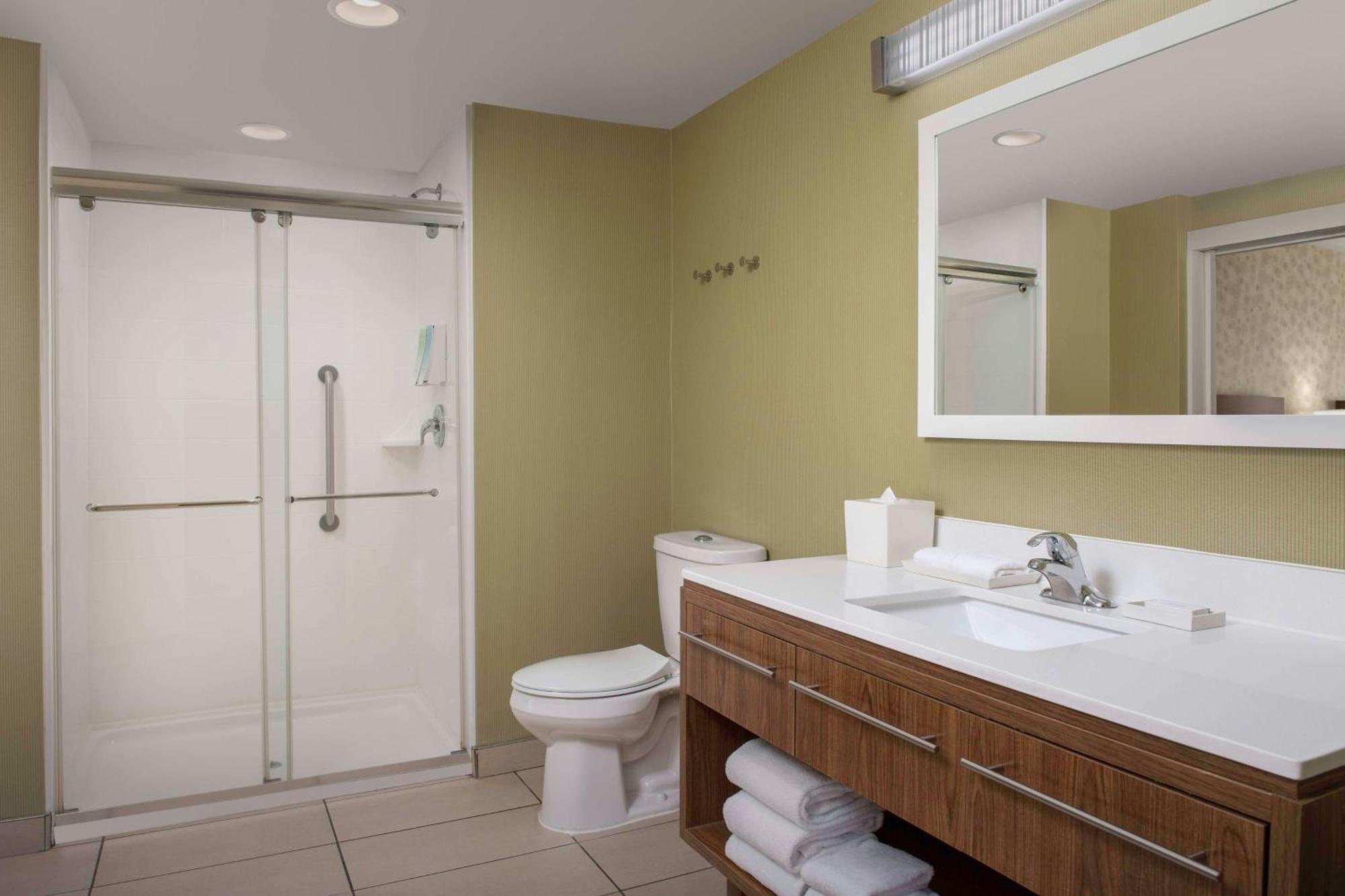 One-Bedroom King Suite - Non-Smoking