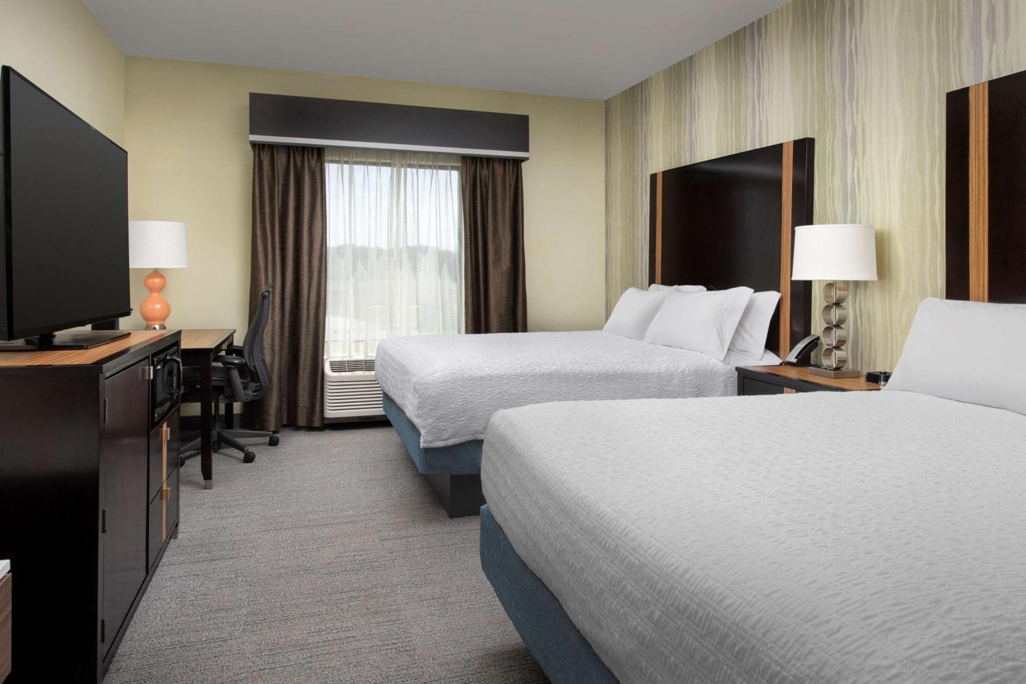 Queen Room with Two Queen Beds - Mobility and Hearing Access/Non-Smoking,1552131928:JPEG