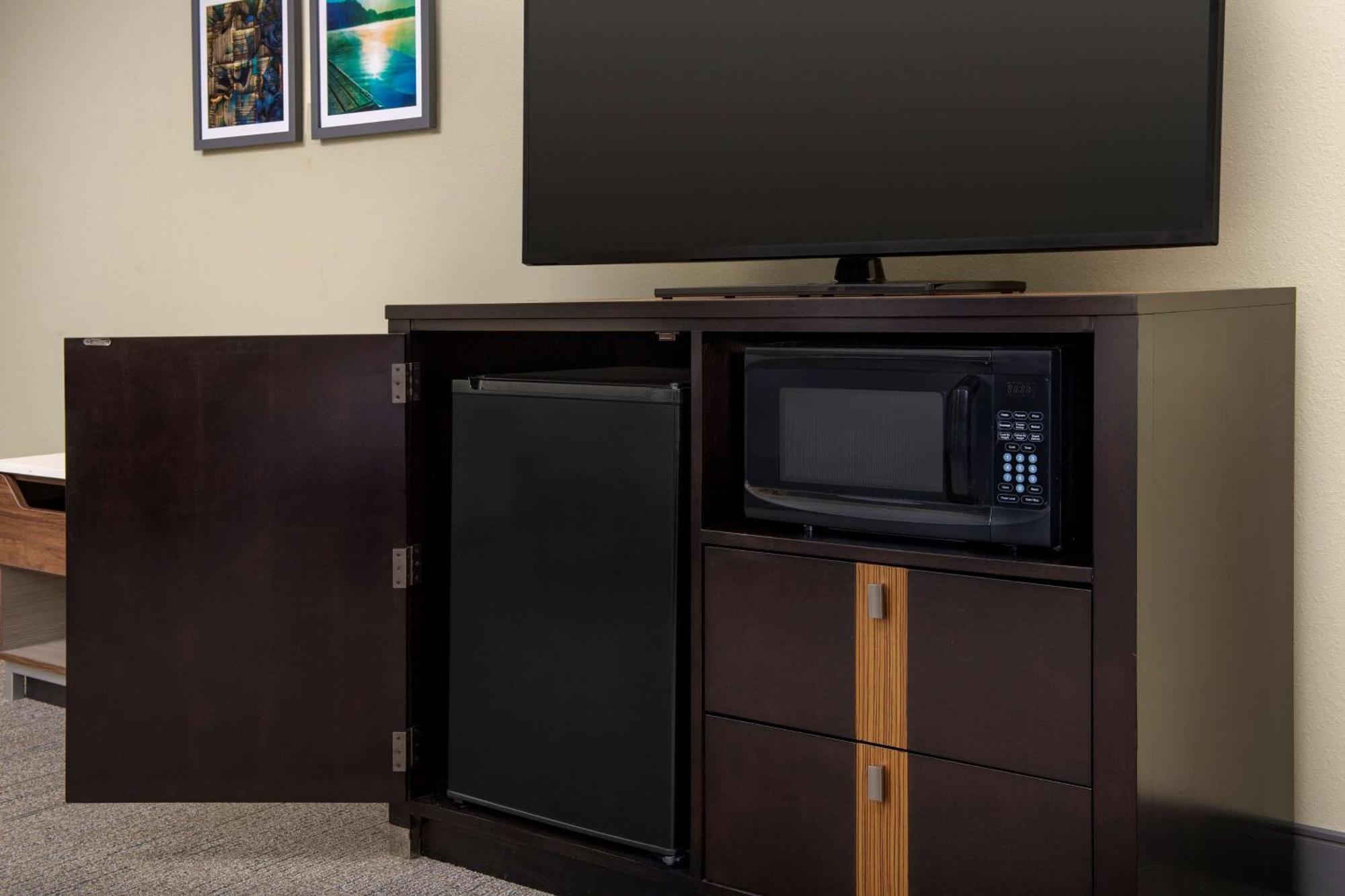 King Room with King Bed - Non-Smoking,1552131988:JPEG