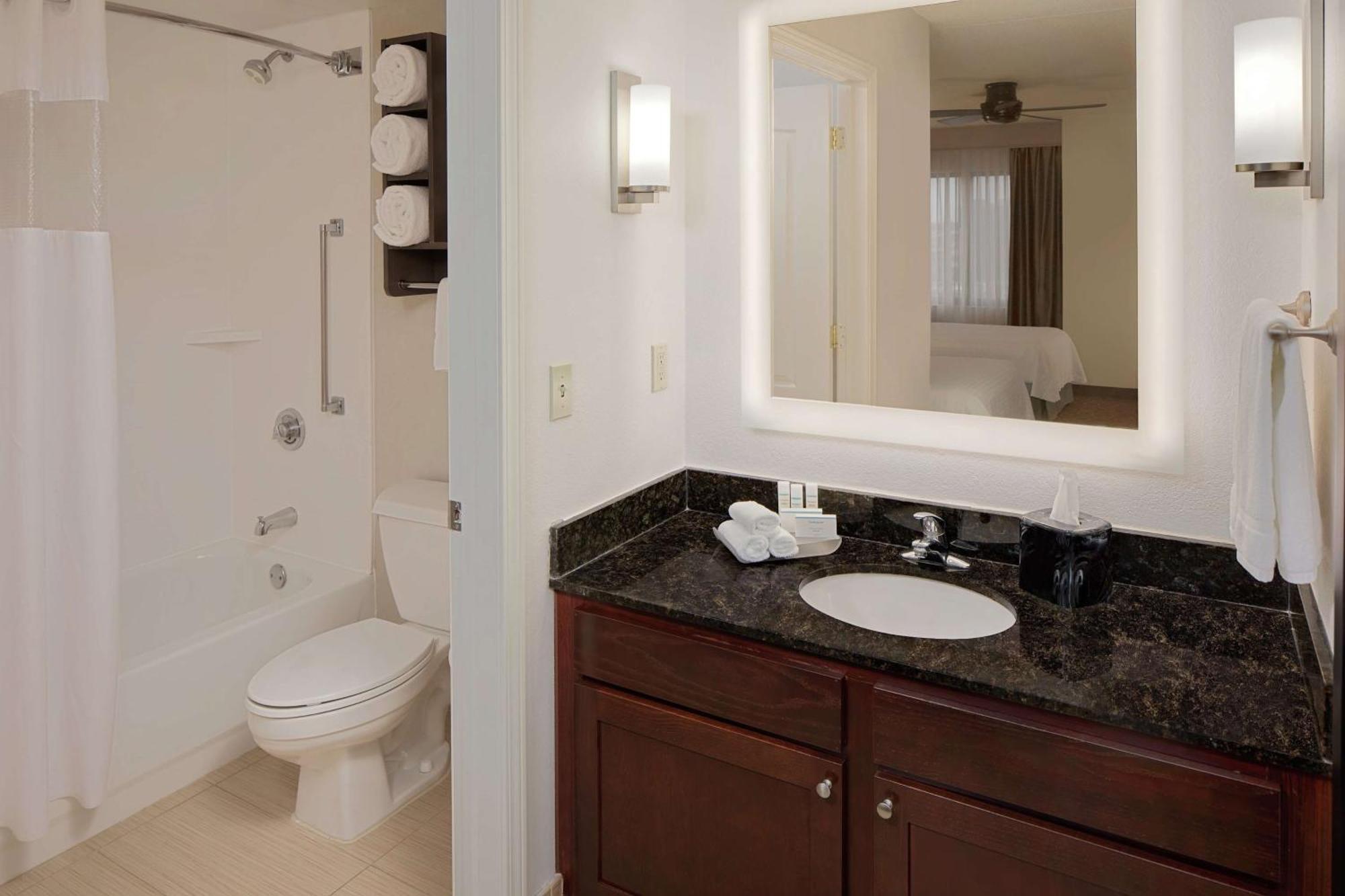 One-Bedroom King Suite
