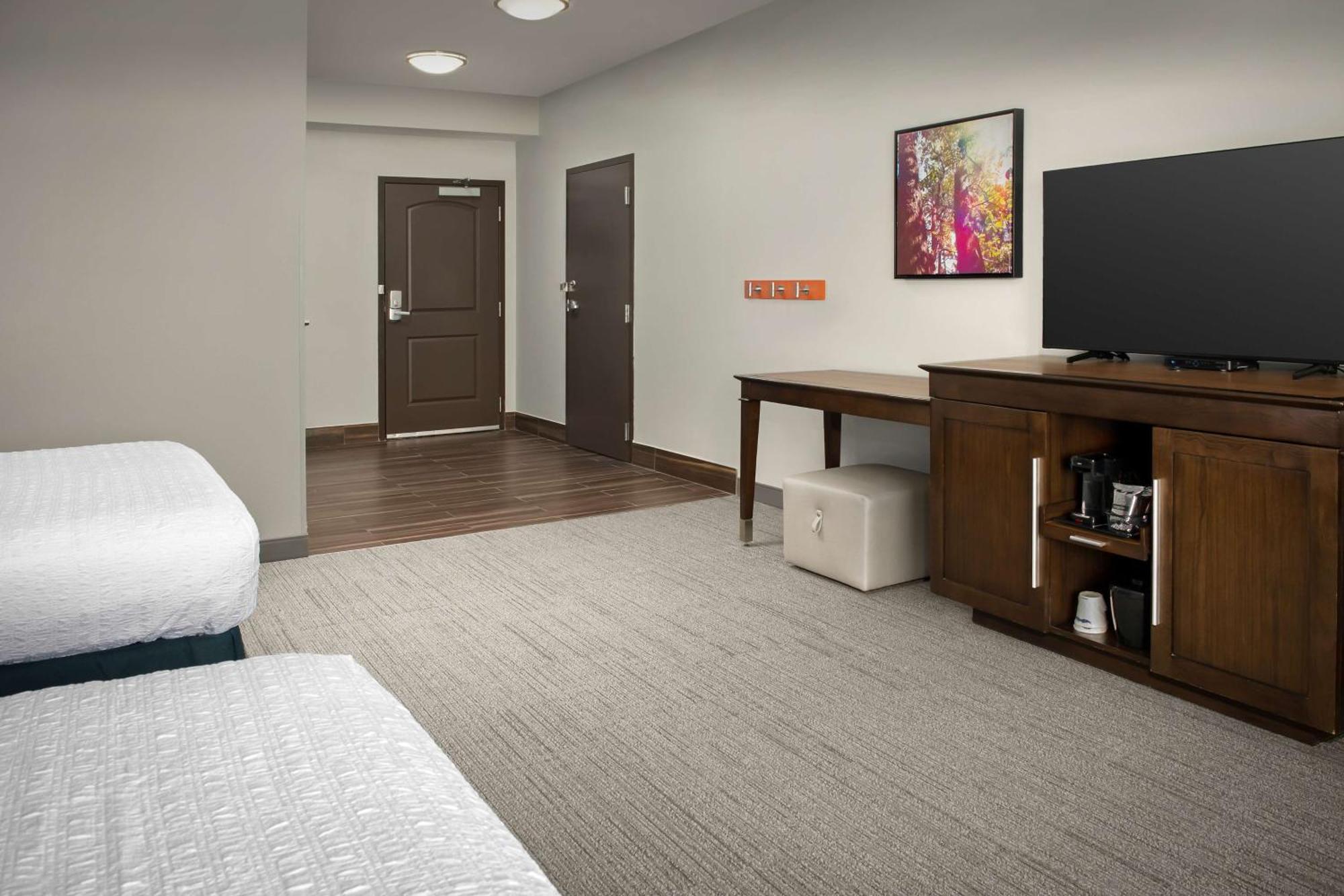 Room with Two Queen Beds - Non-Smoking