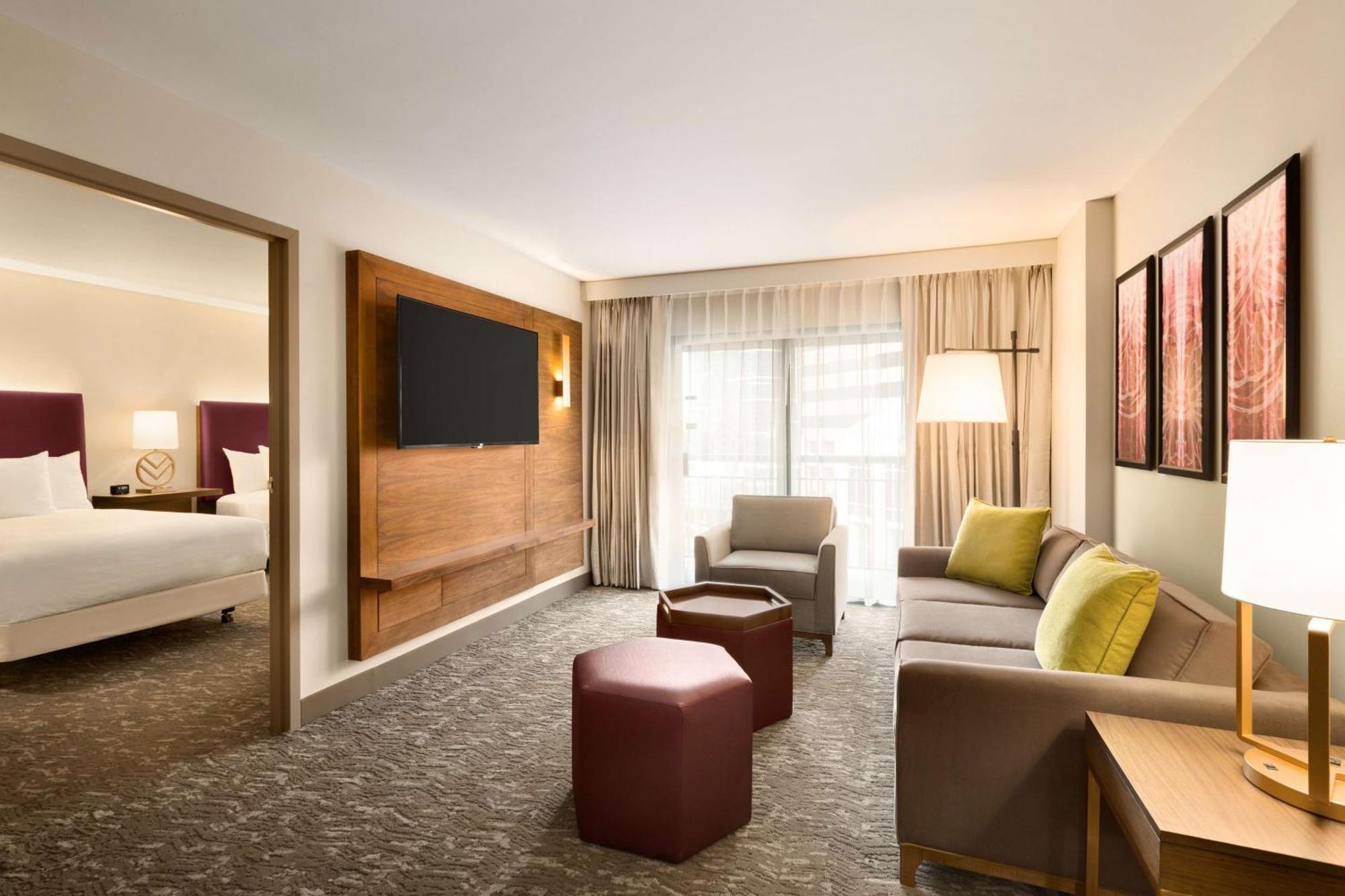 One-Bedroom Suite - Mobility Access/Bath Tub