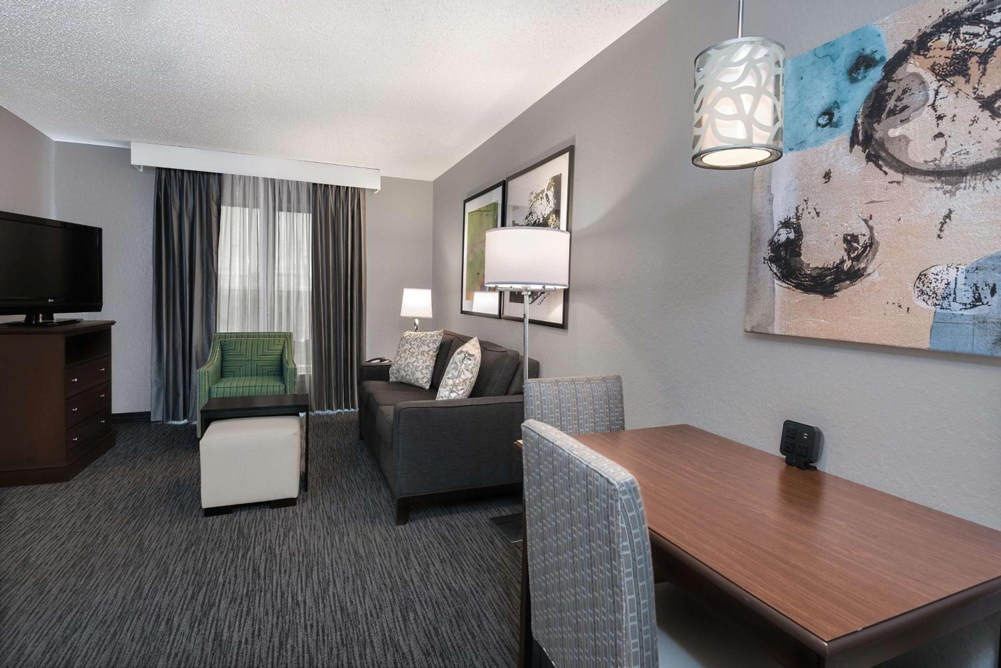 King Suite - Mobility Access/Non-Smoking
