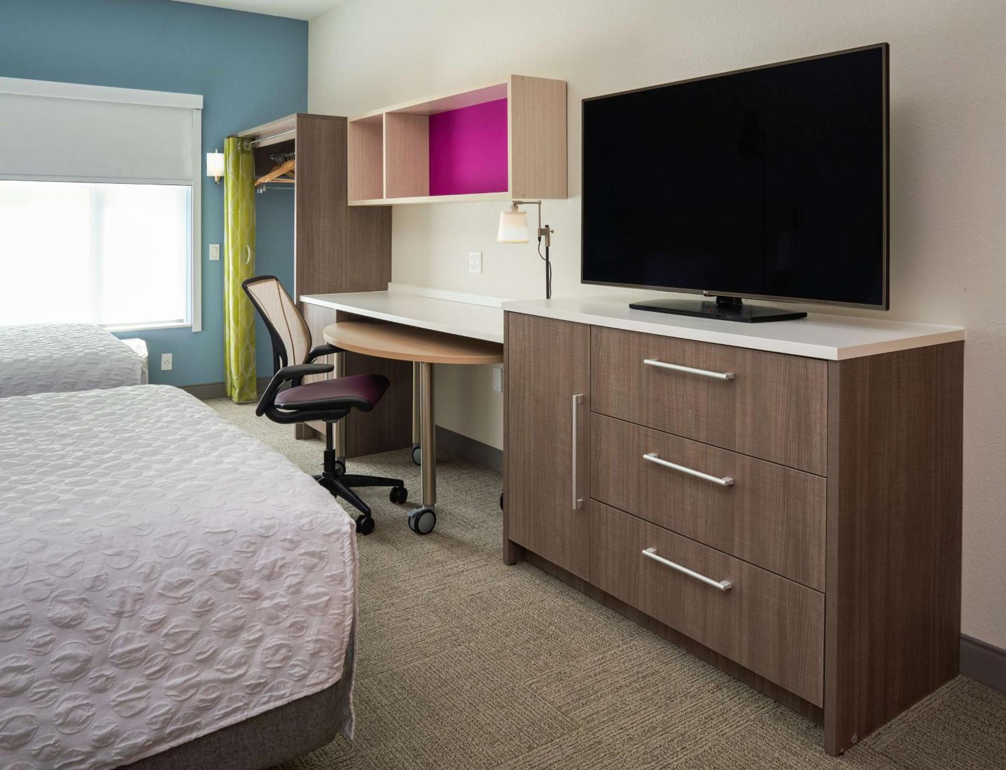 Queen Studio with Two Queen Beds - Non-Smoking