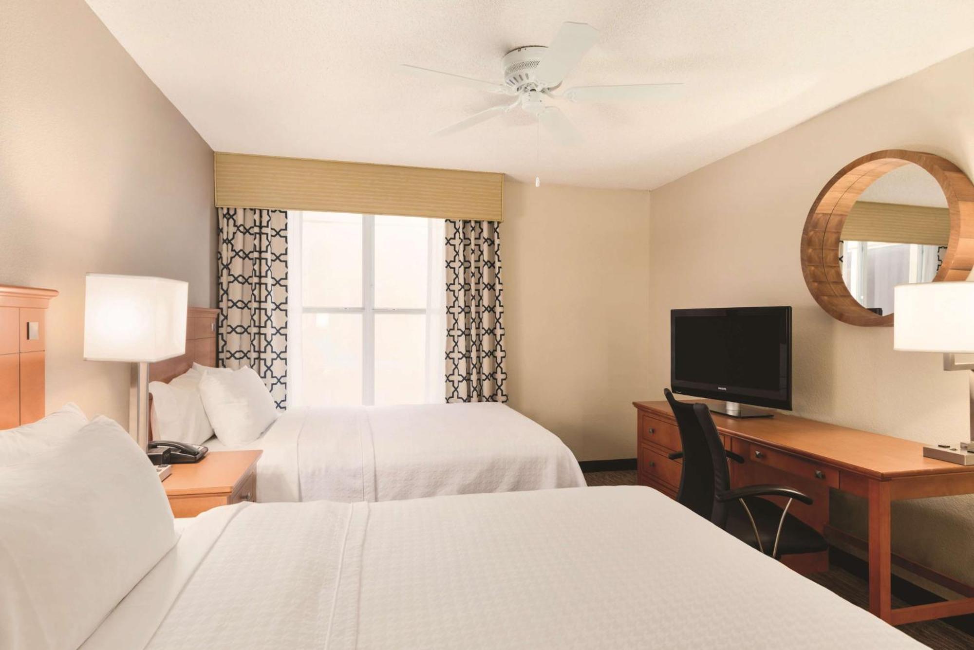 One-Bedroom Suite with Two Double Beds - Non-Smoking
