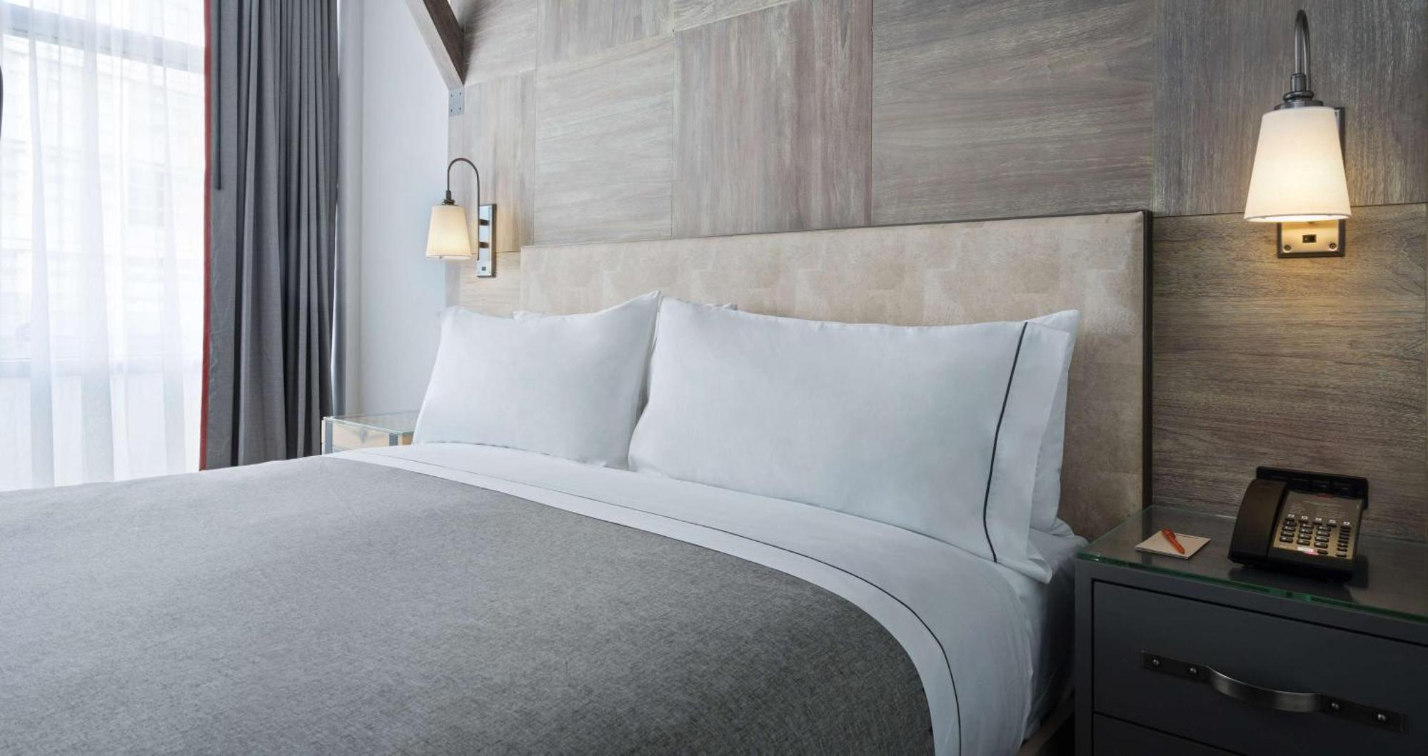 King Room with View - Hearing Accessible