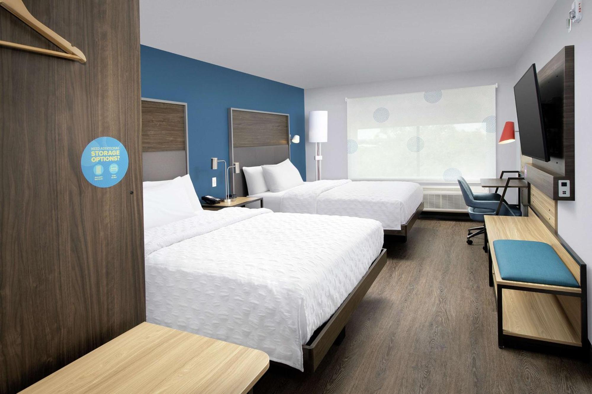 Queen Room with Two Queen Beds - Mobility and Hearing Access