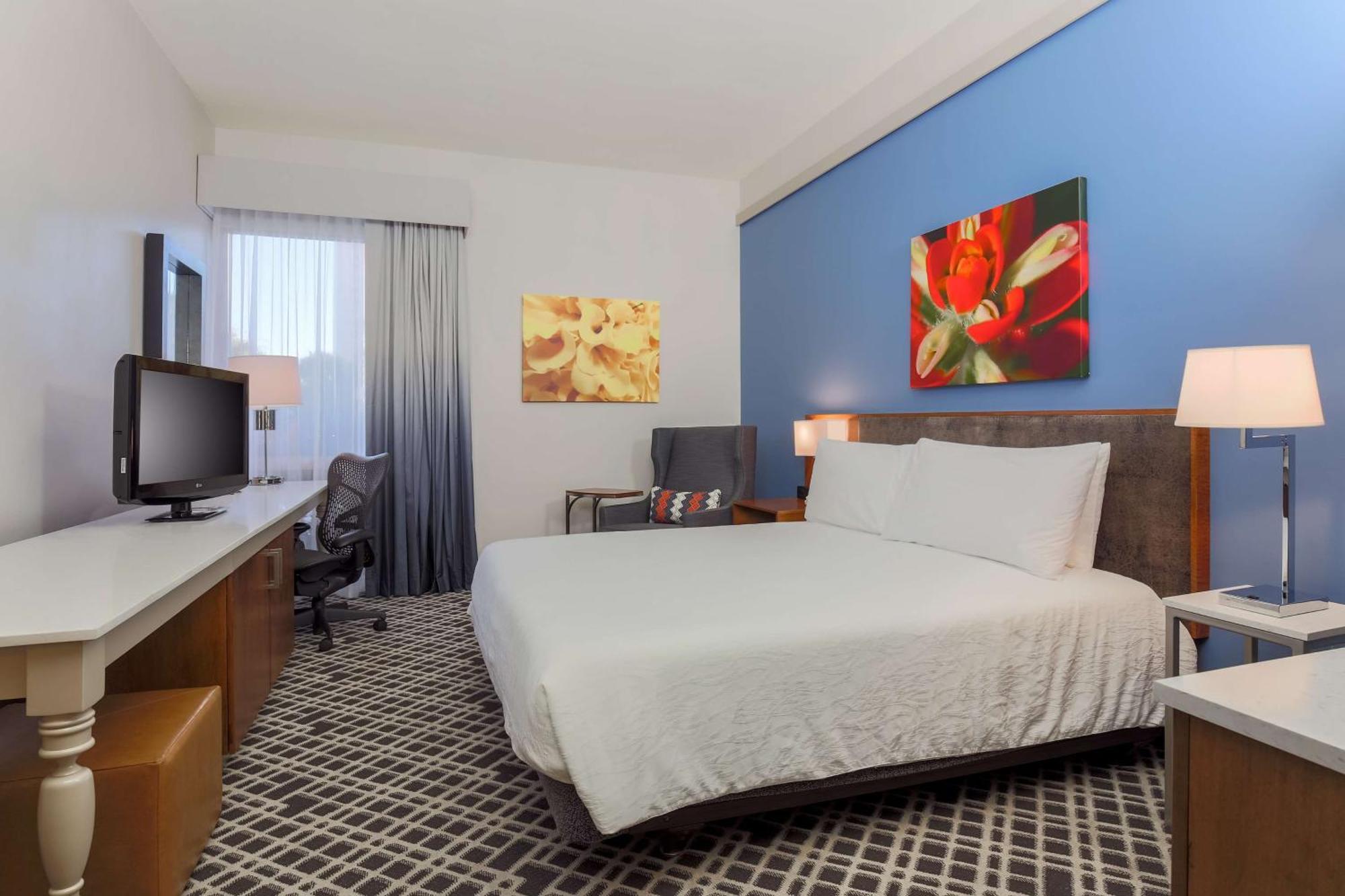 King Room with Tub - Mobility and Hearing Access,1552338343:JPEG