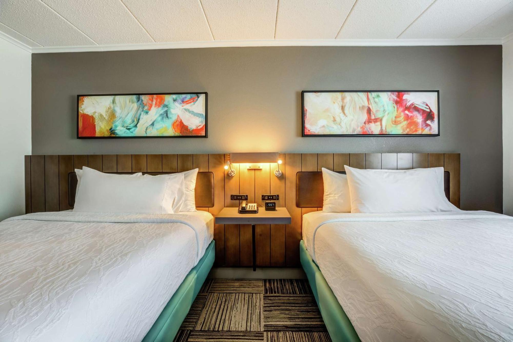 Queen Room with Two Queen Beds - Mobility Access,1552342264:JPEG