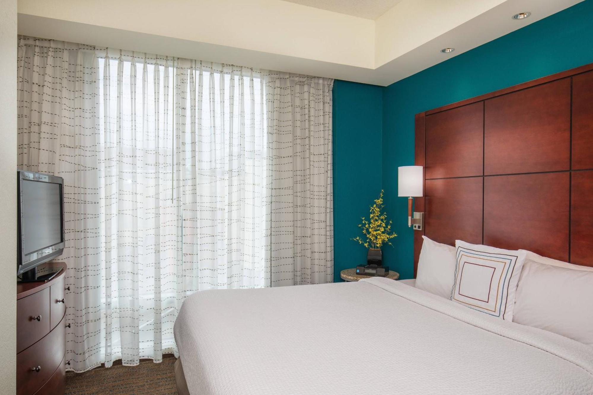 Two-Bedroom King Suite,1552428523:JPEG