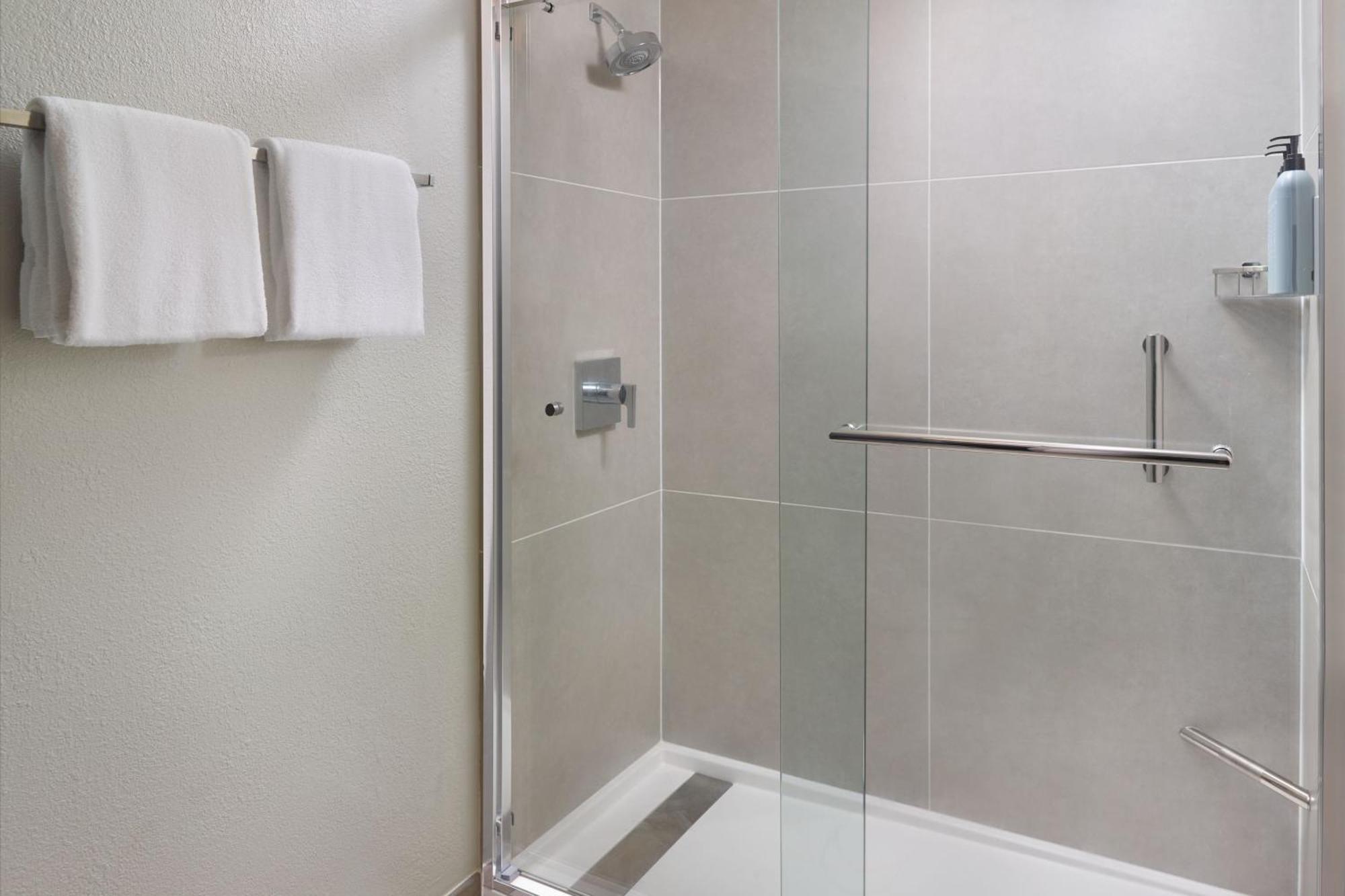 Guest room, 2 Double