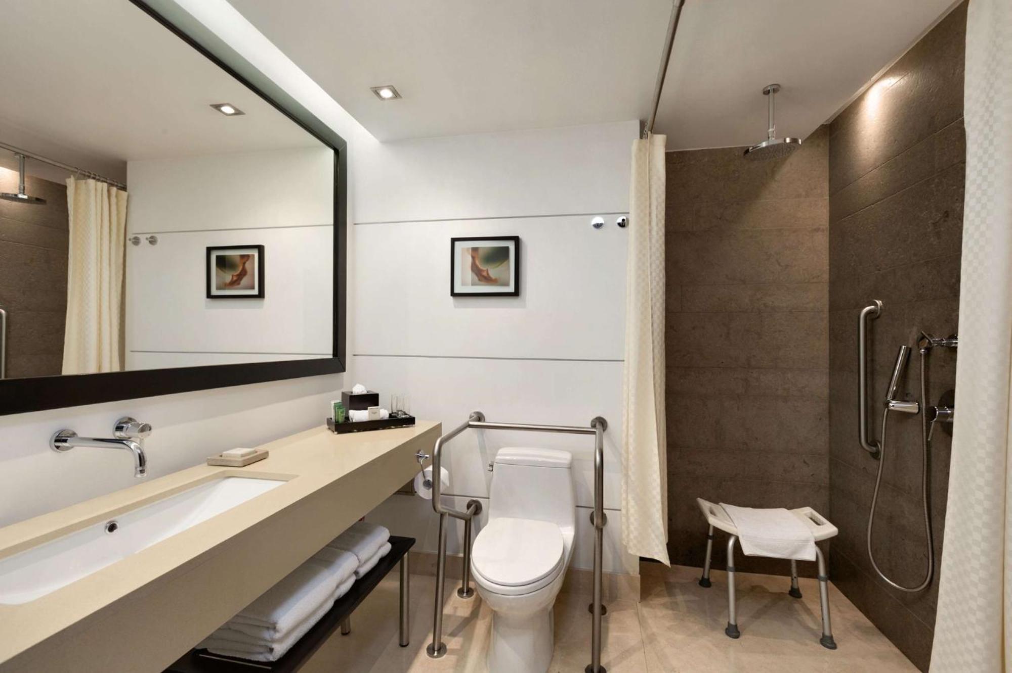 Queen Room - Disability Access,1552454536:JPEG