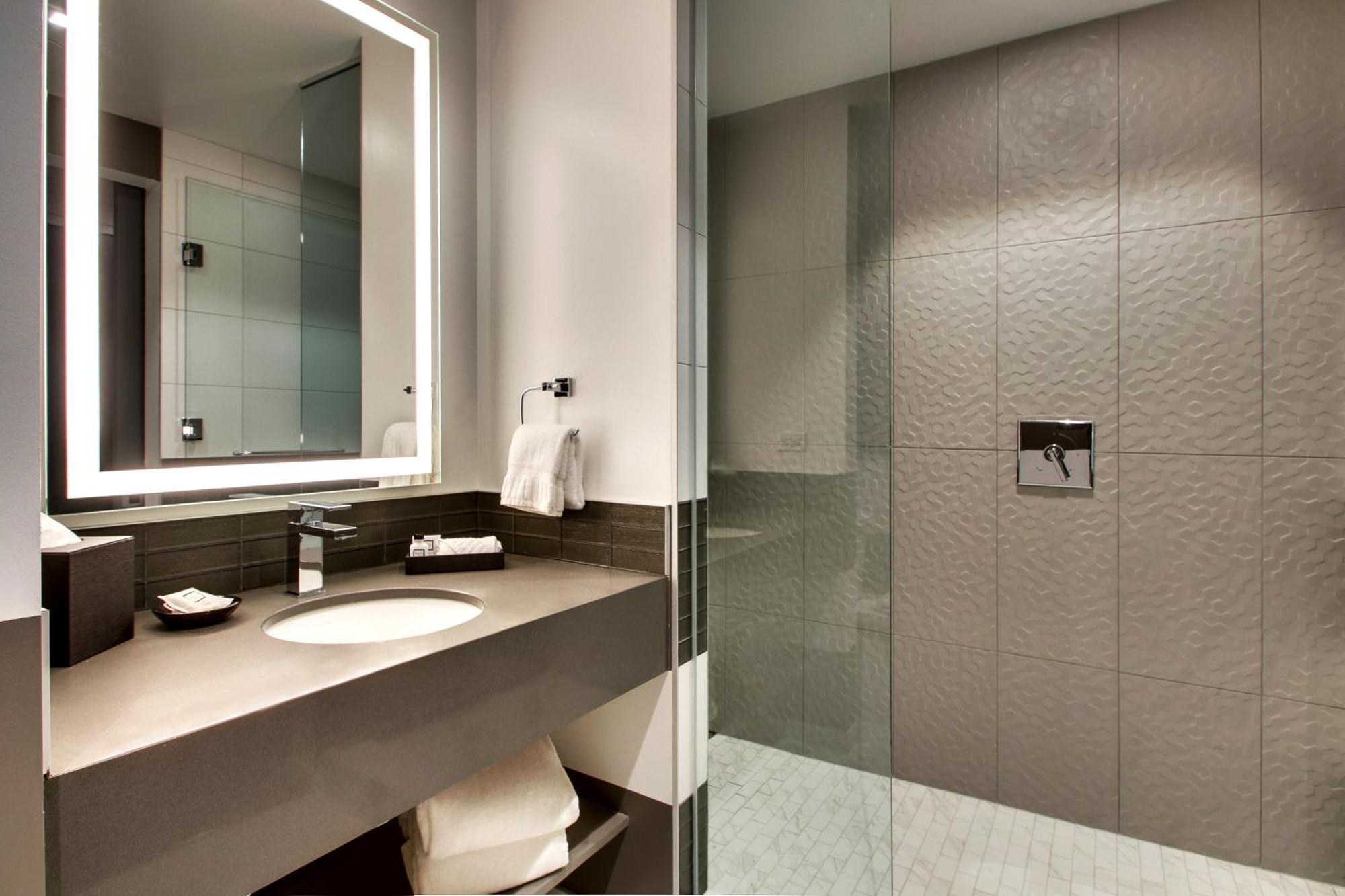 Queen Room,1657195371:JPEG