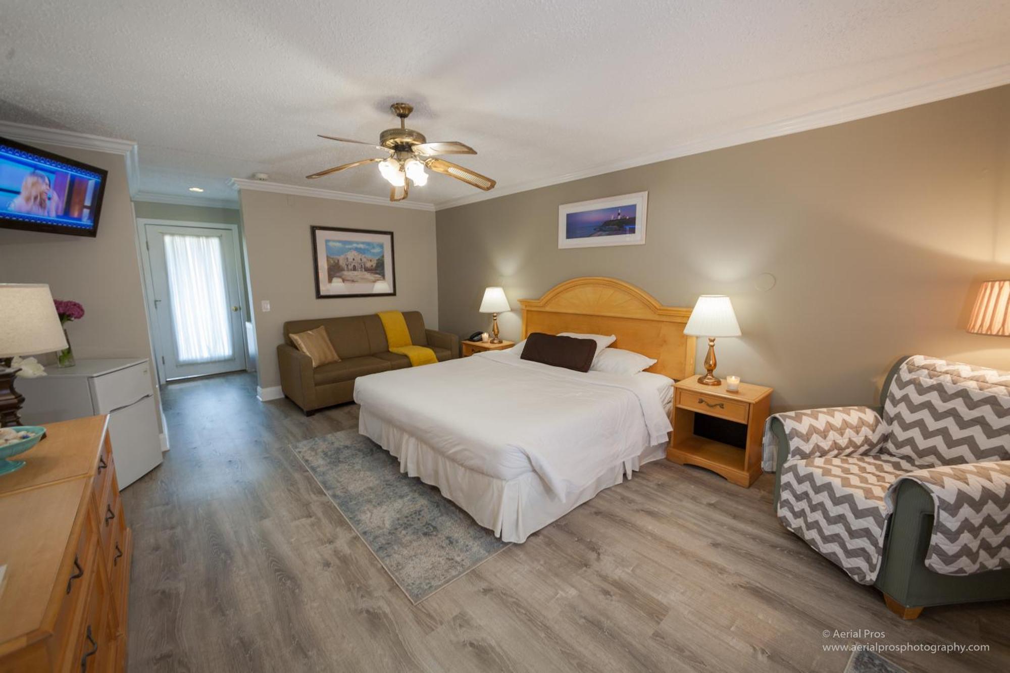 King Room,1553255638:JPEG