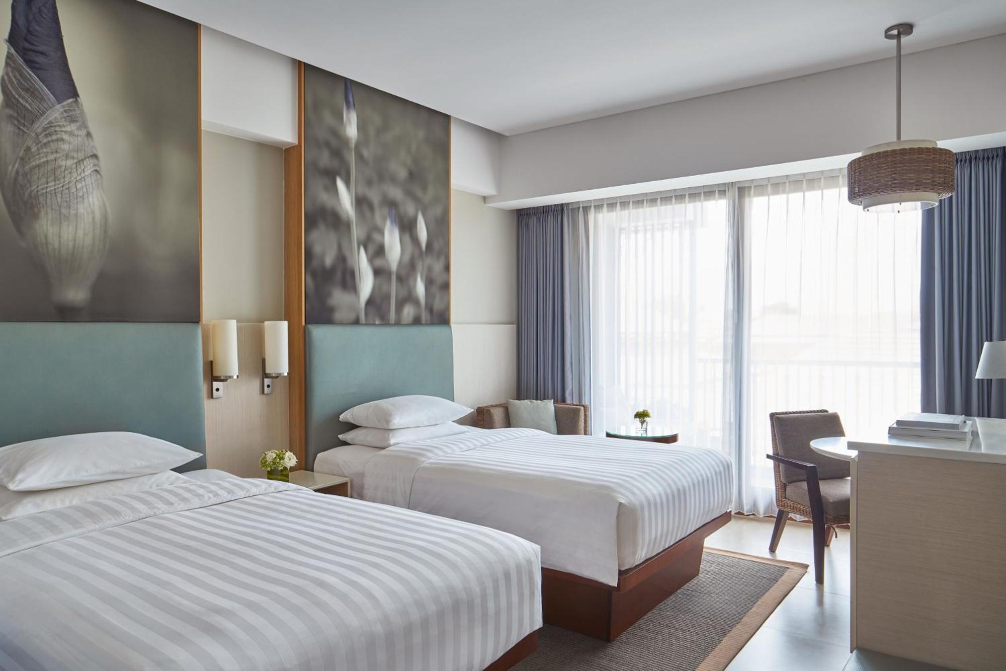 Deluxe Twin Room with Balcony and City View