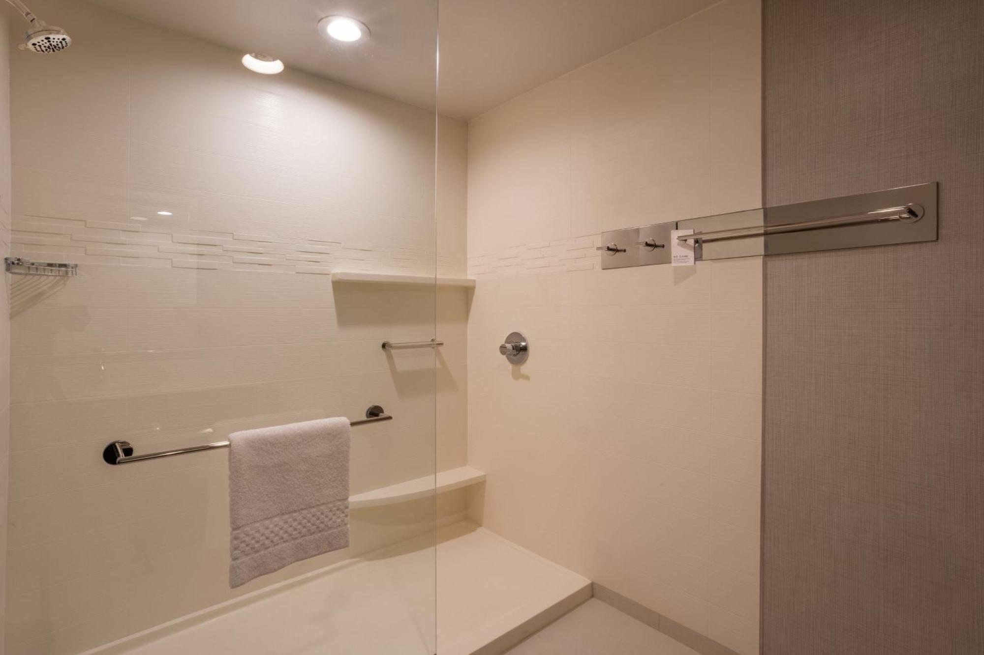 1 Bedroom Studio Suite, 2 Queen, Sofa bed