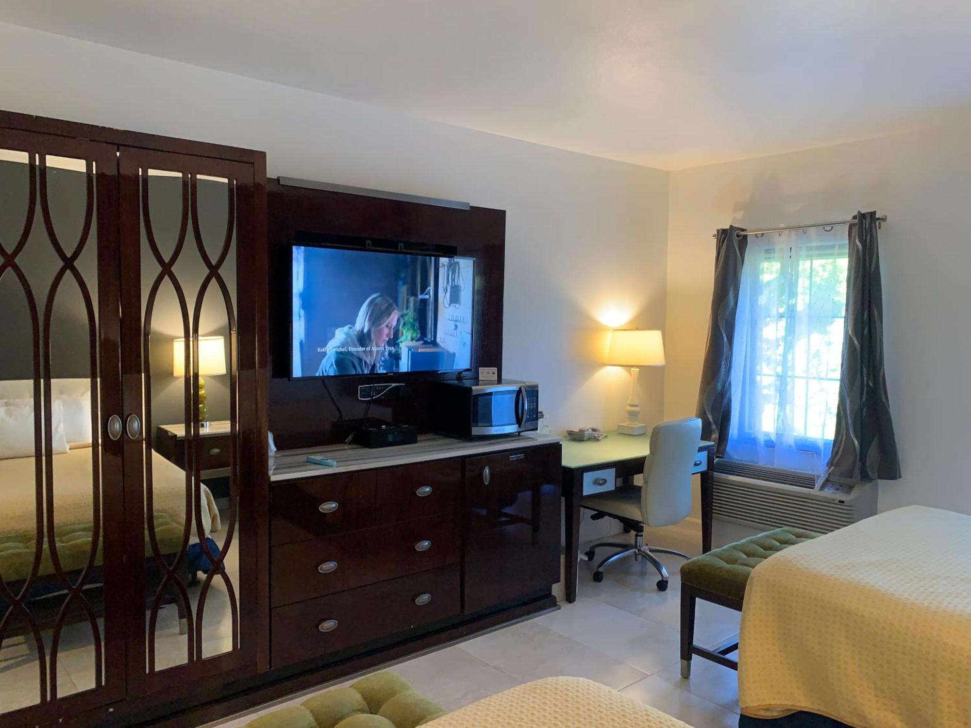 Queen Room with Two Queen Beds and Balcony - Non-Smoking