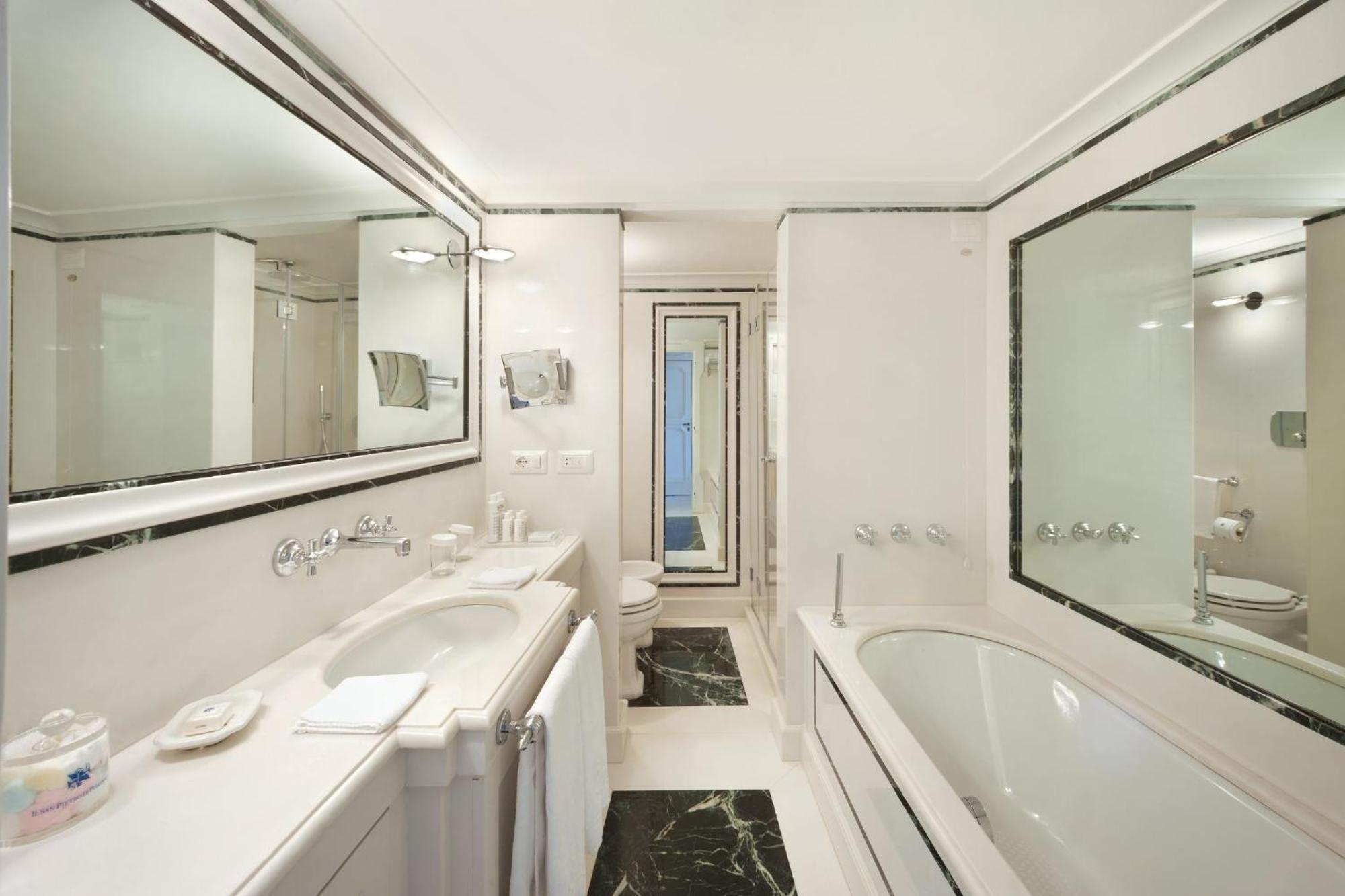 Deluxe Superior Double Room with Sea View