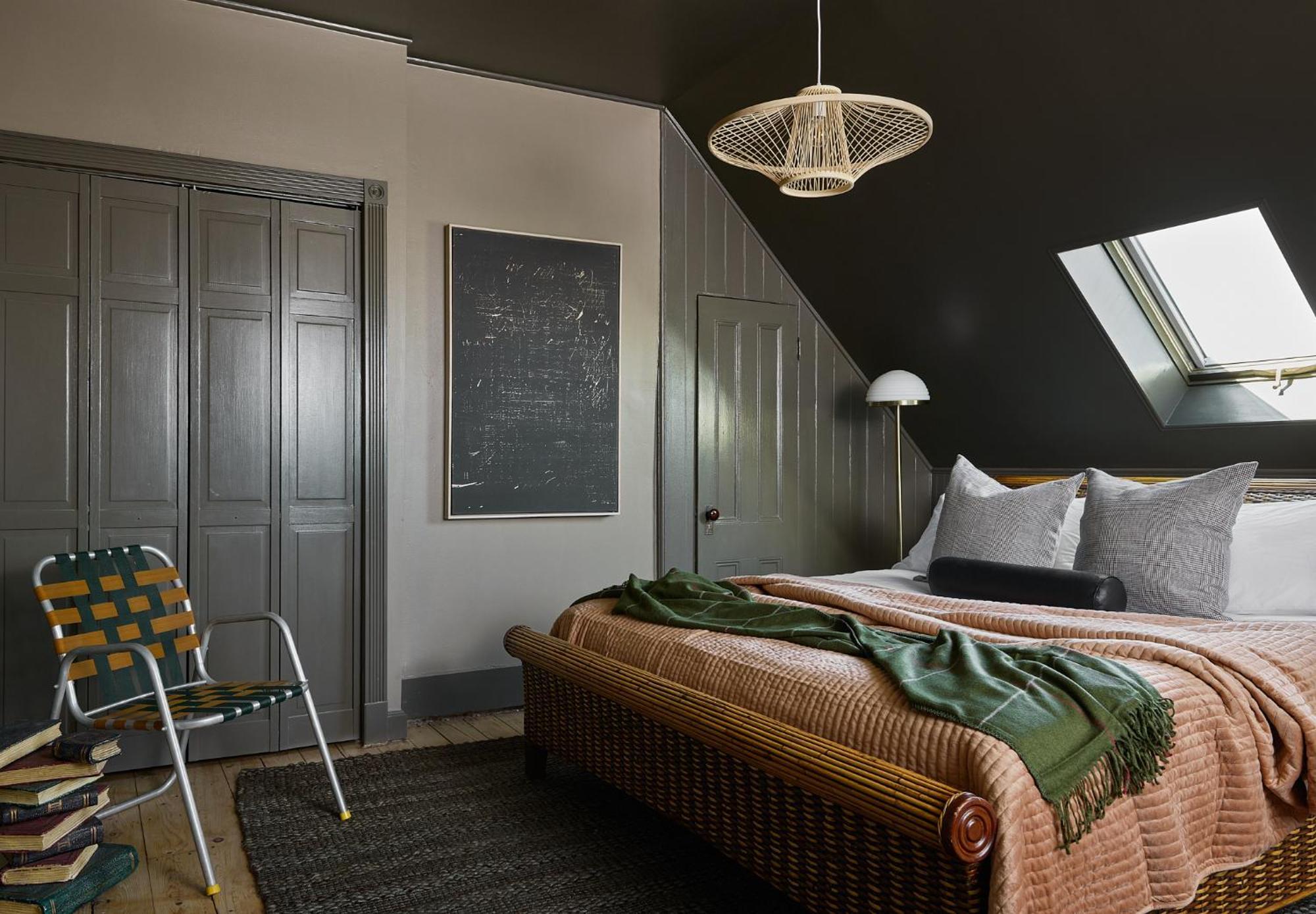 Mikey's Woodhouse (Suite)