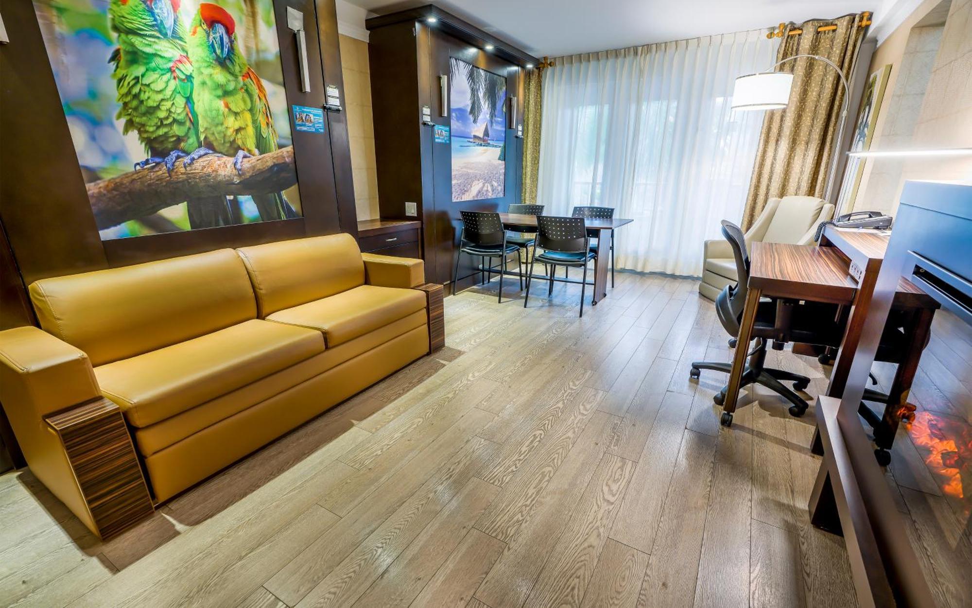 Queen Room with Two Queen Beds & Kitchenette - Pool View