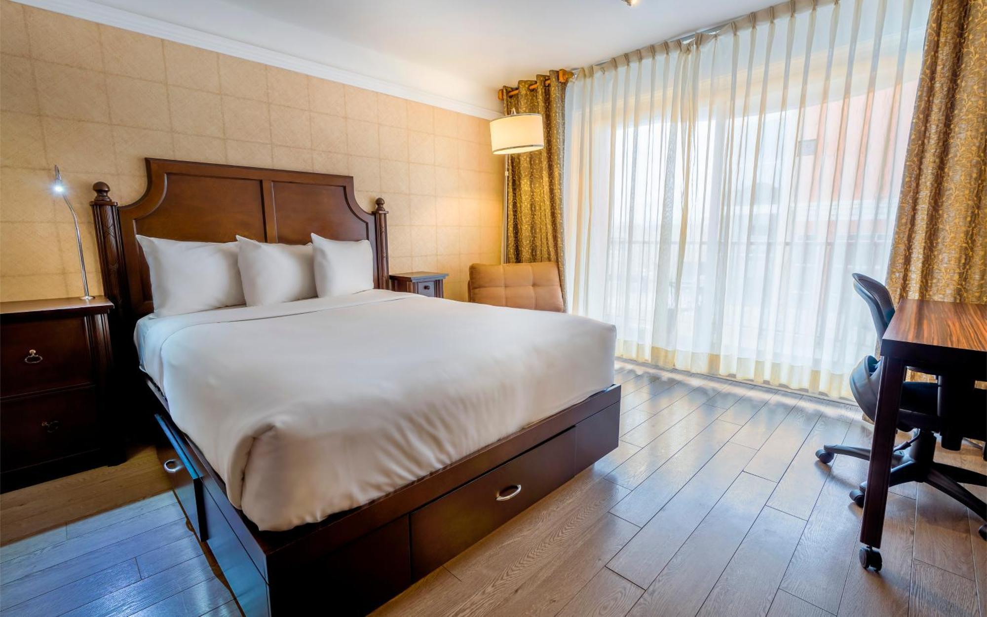Queen Room