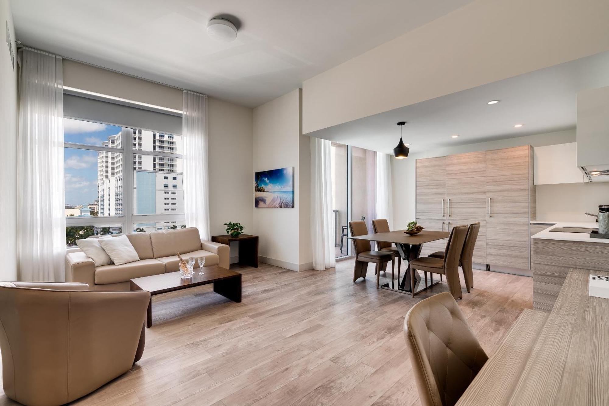 One Bedroom Suite Queen with Water View,1556794630:JPEG