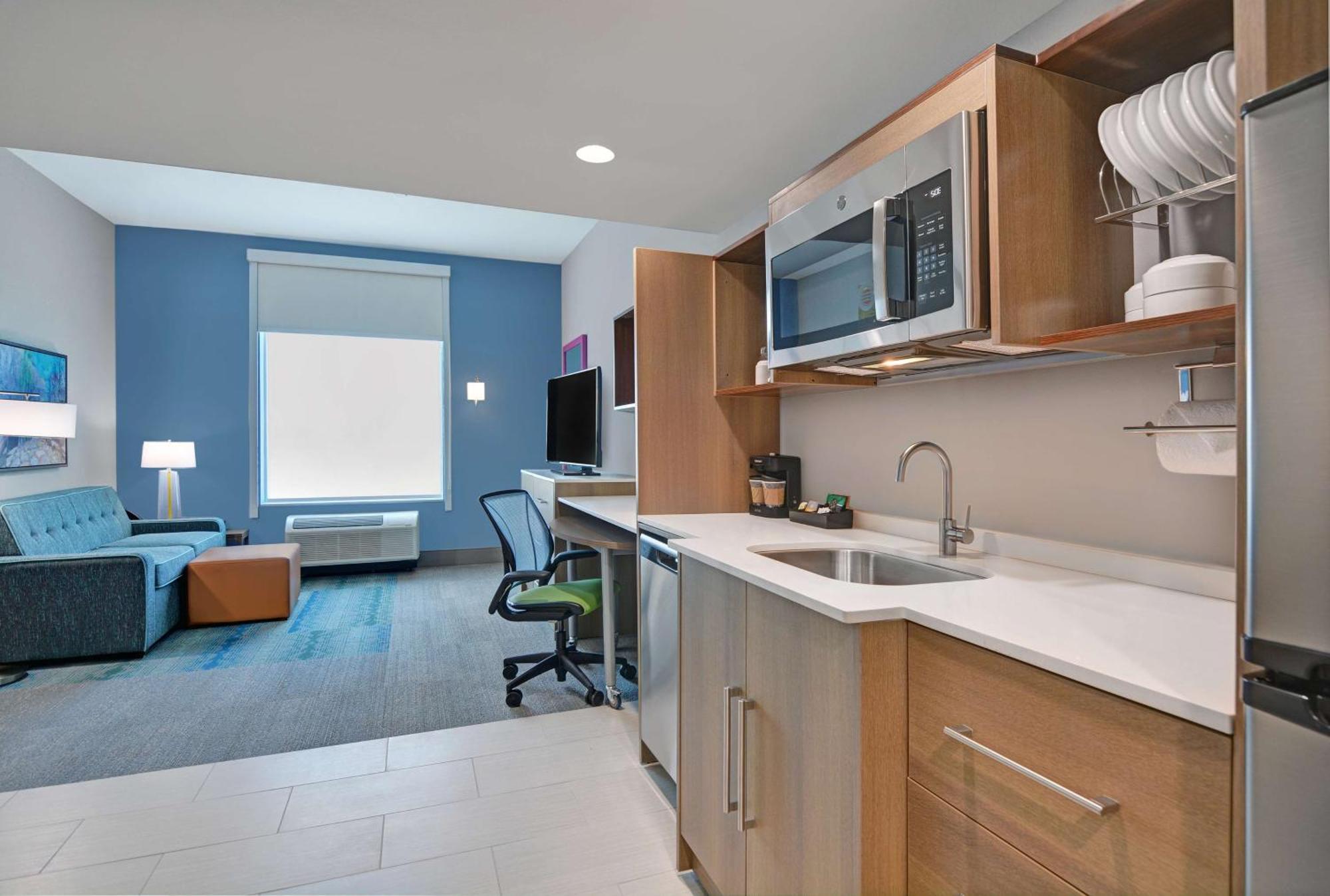 One-Bedroom King Suite - Non-Smoking