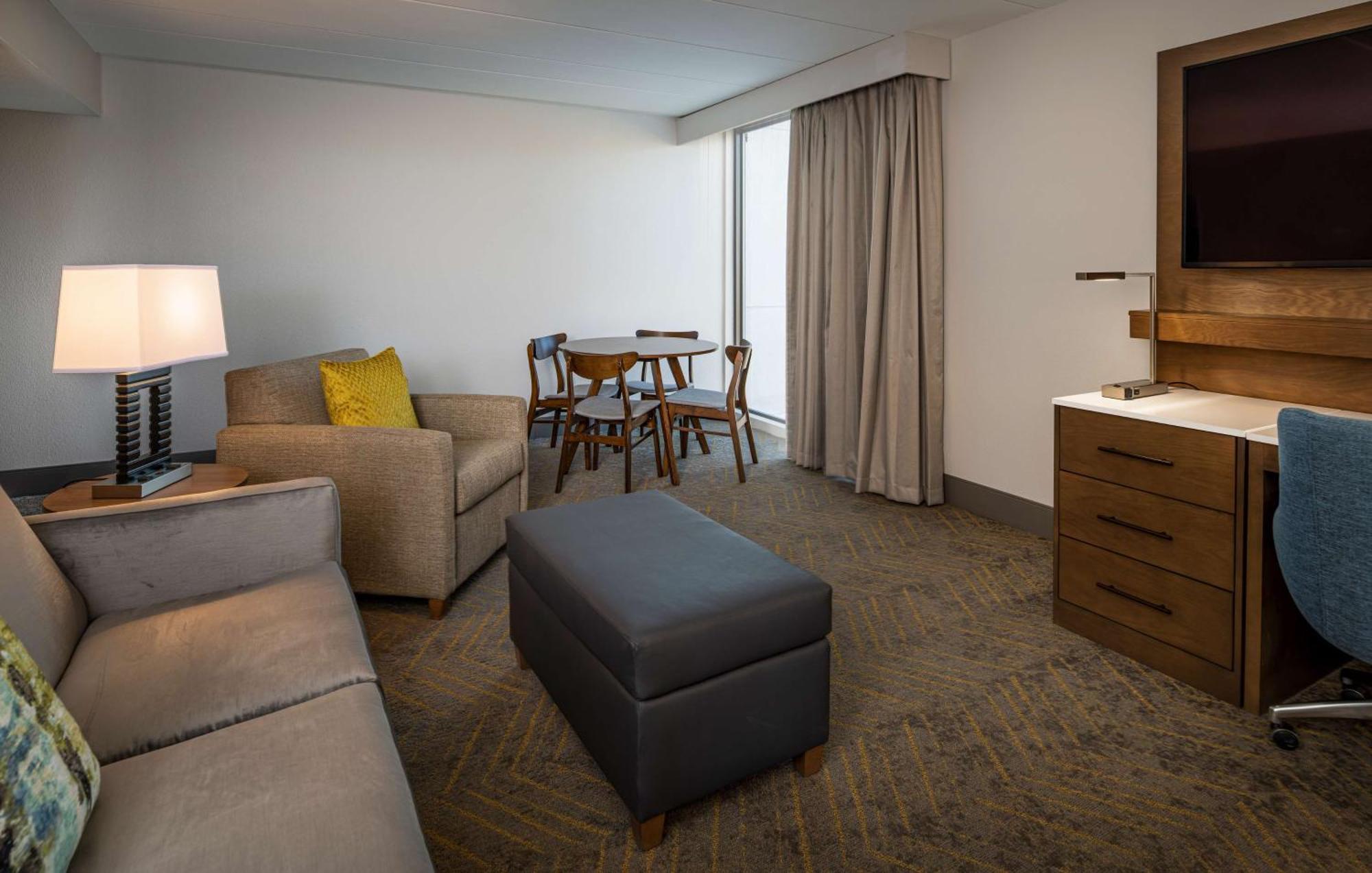 Corner King Studio Suite