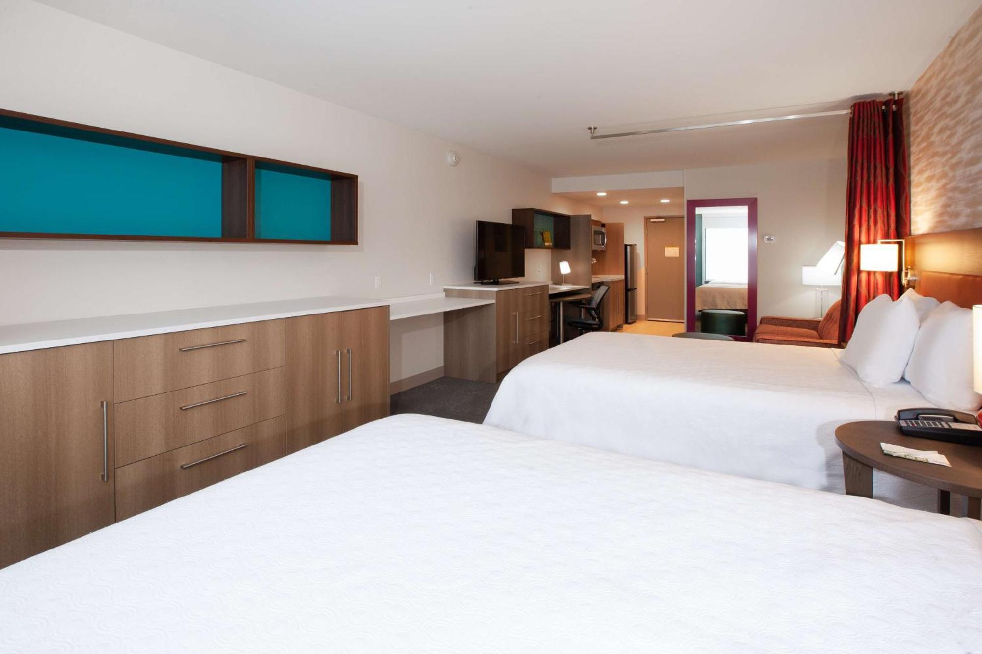 Queen Studio with Two Queen Beds - Non-Smoking