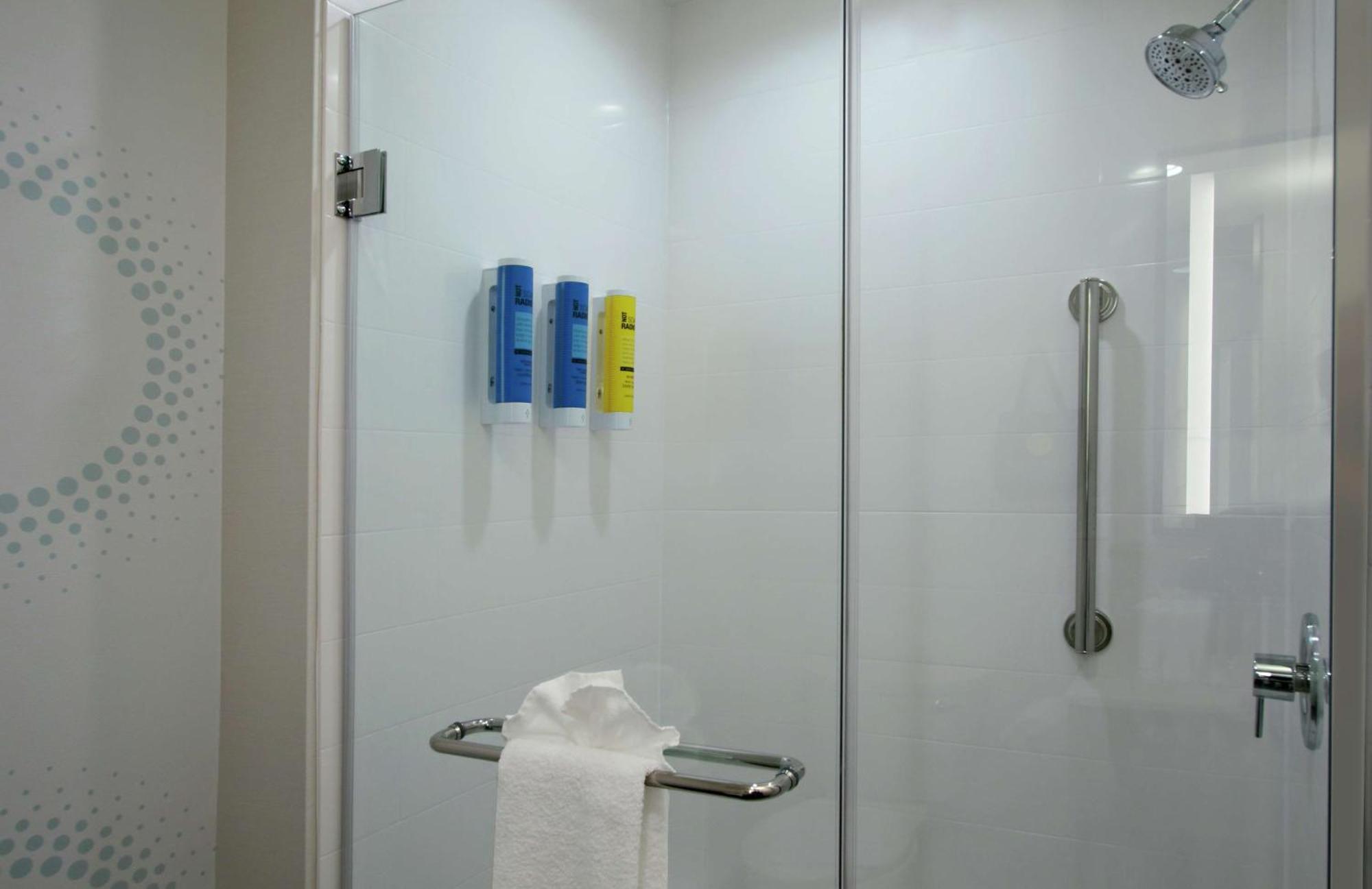 Queen Room with Two Queen Beds,1557088696:JPEG