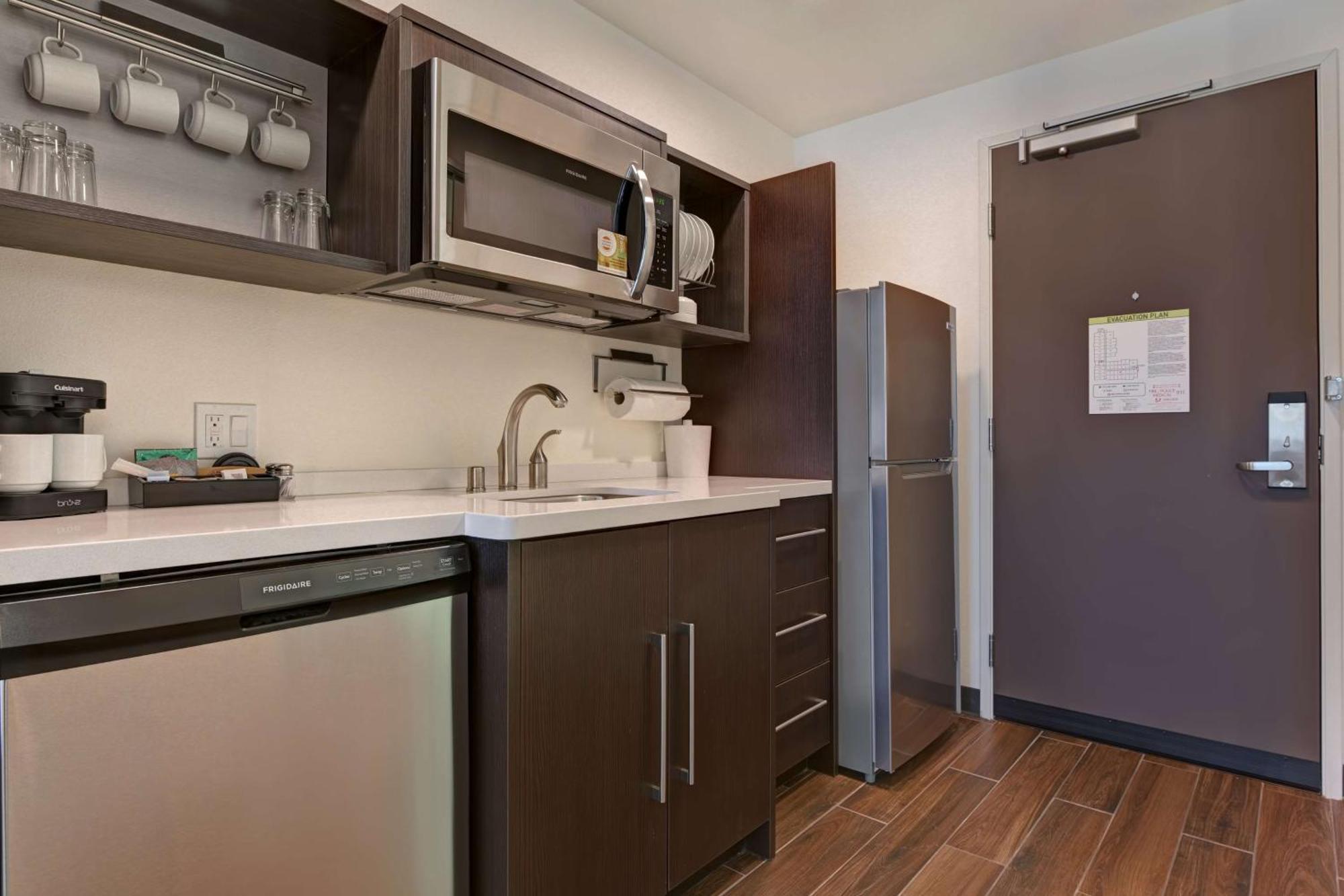 King Studio Suite - Hearing Access/Non-Smoking