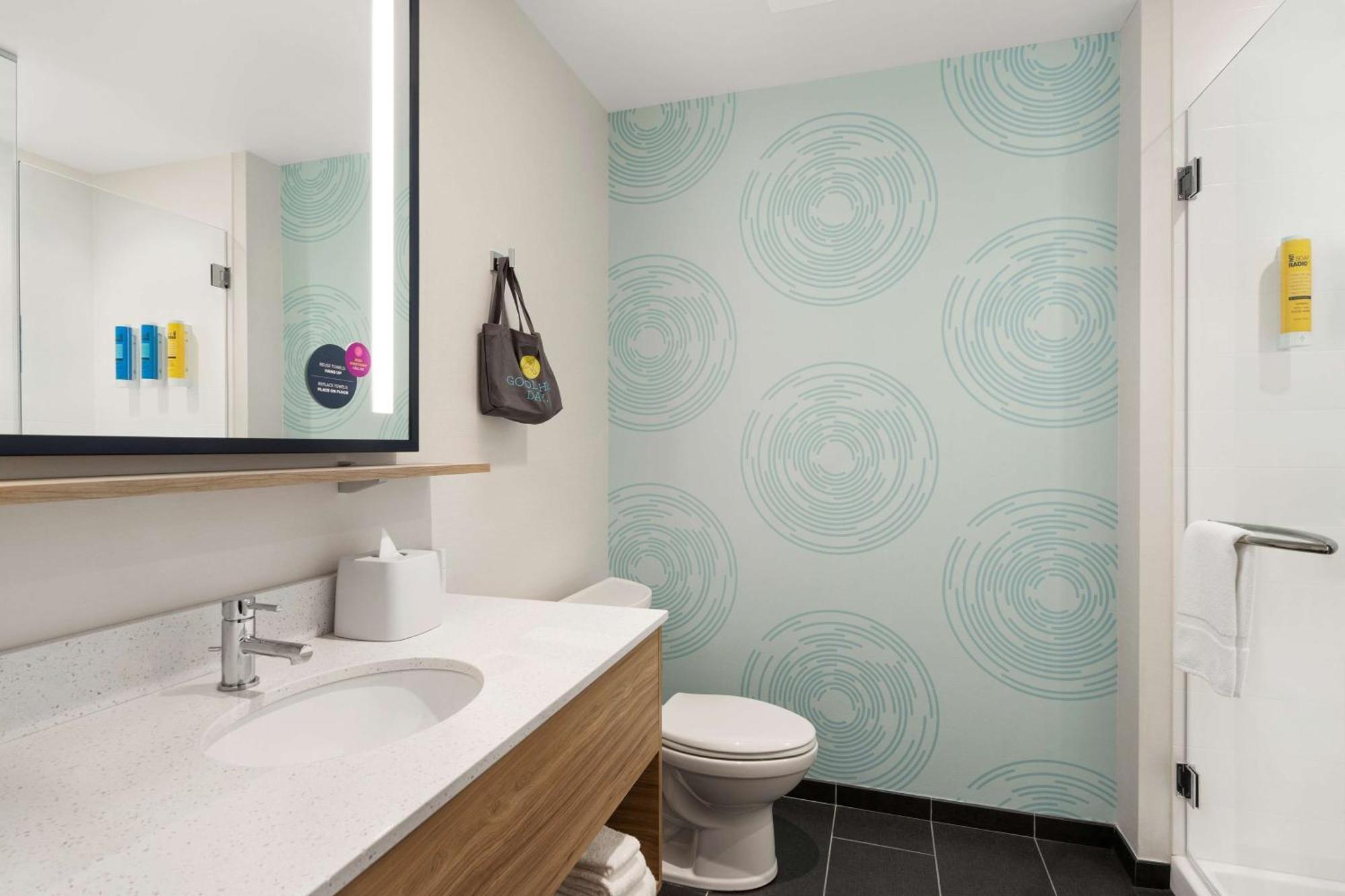 King Room,1557100000:JPEG