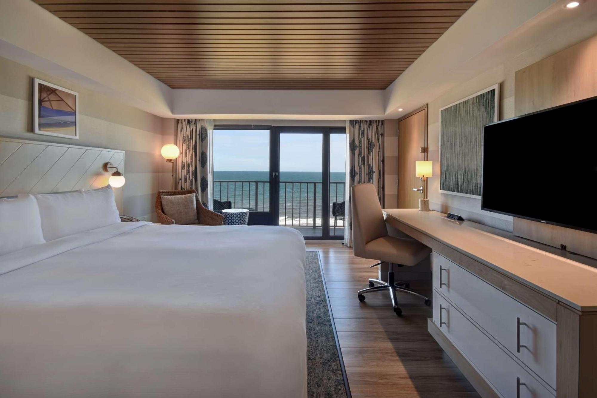 King Room with Roll-In Shower - Mobility and Hearing Access
