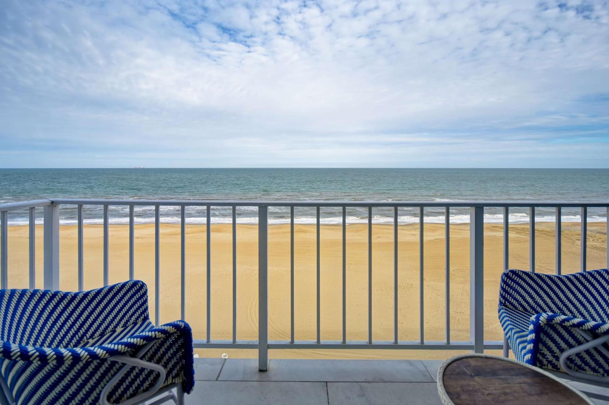 Queen Room with Two Queen Beds and Balcony - Ocean Front