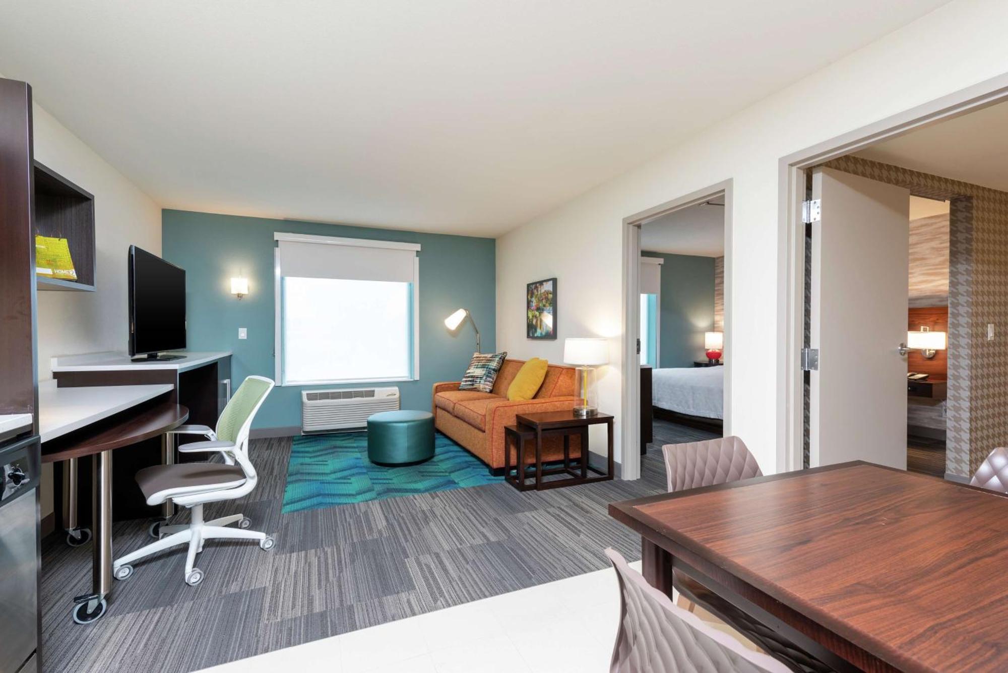 One-Bedroom King Suite - Non-Smoking