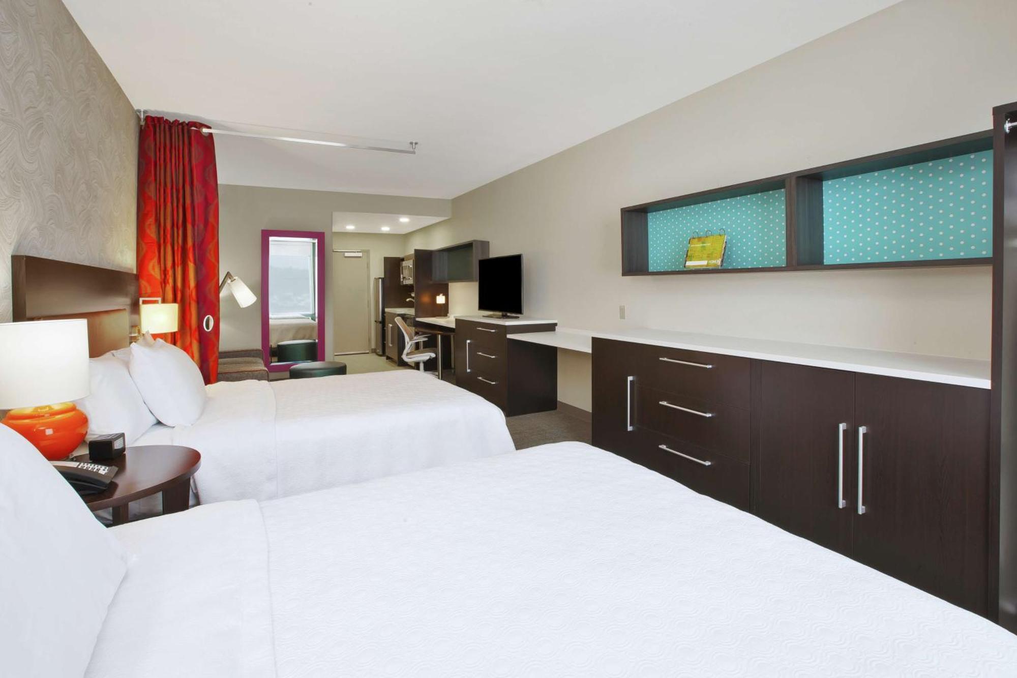 Queen Studio with Two Queen Beds - Non-Smoking