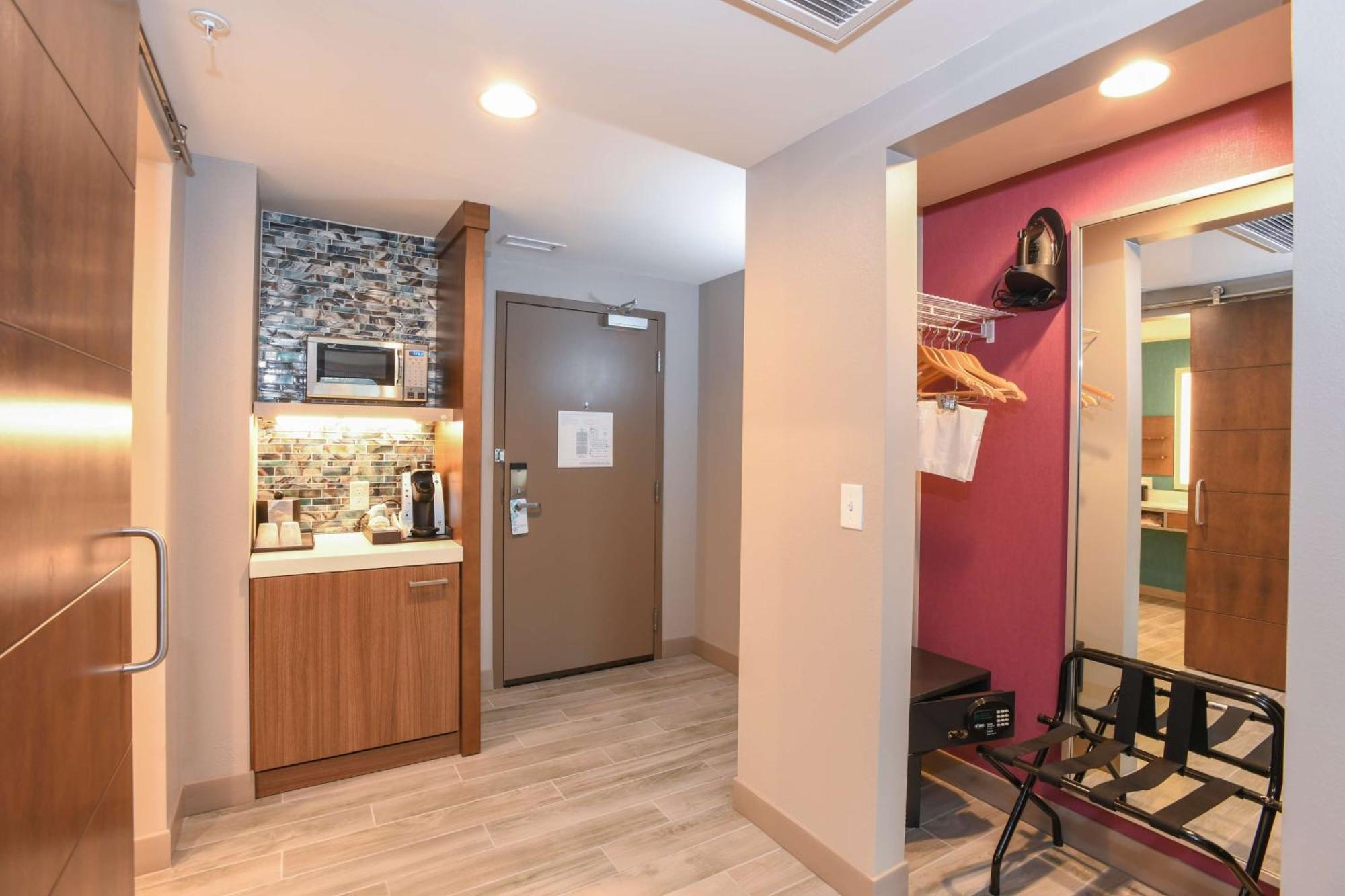 Junior King Suite