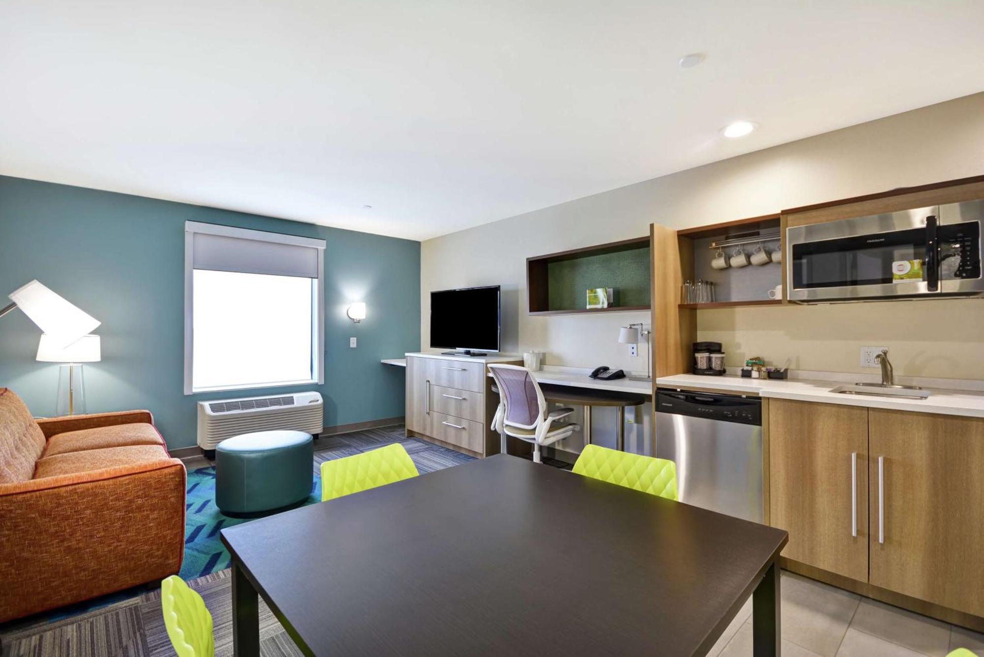 One-Bedroom King Suite - Non-Smoking