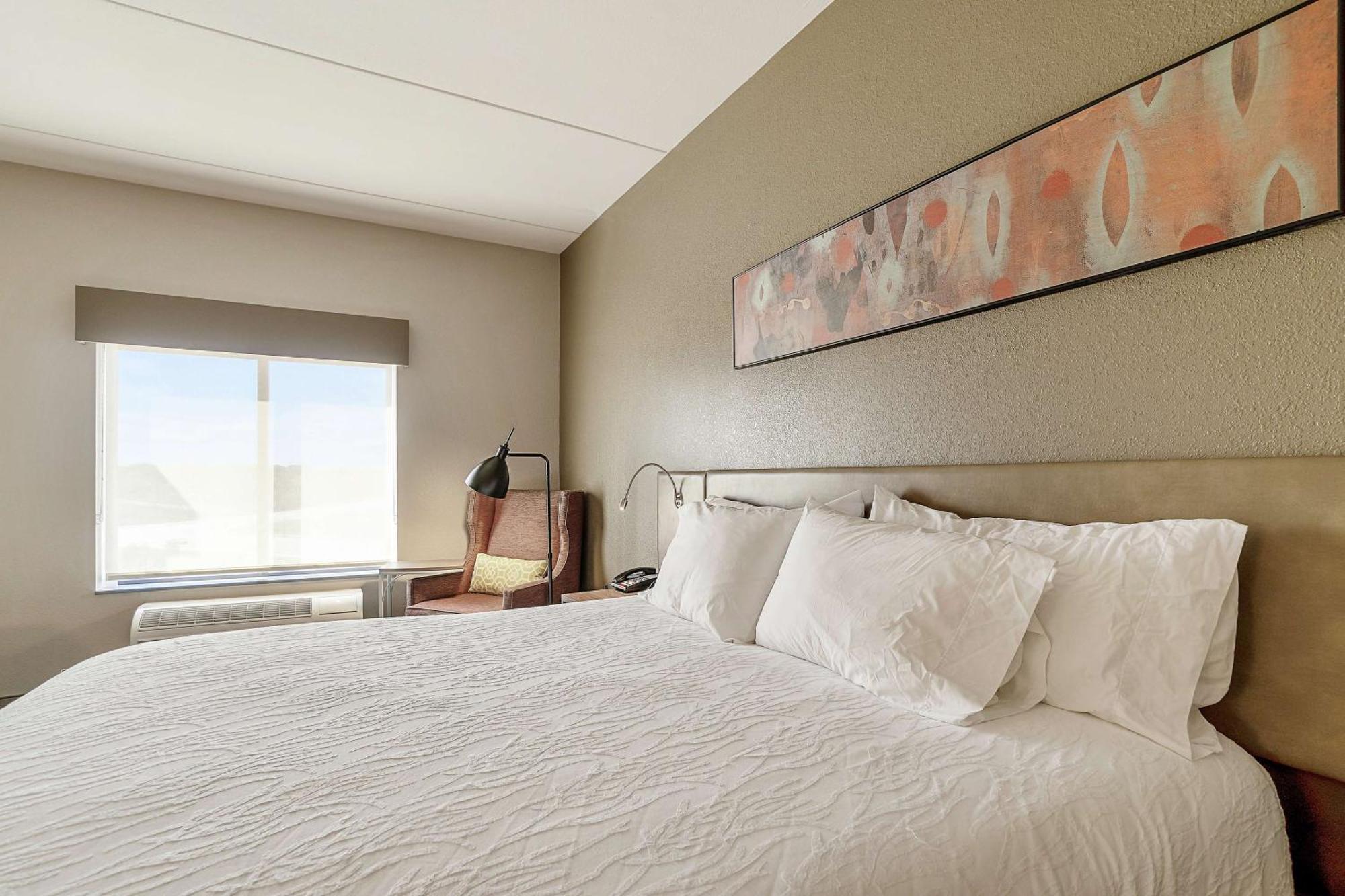 Premium King Room,1557385906:JPEG