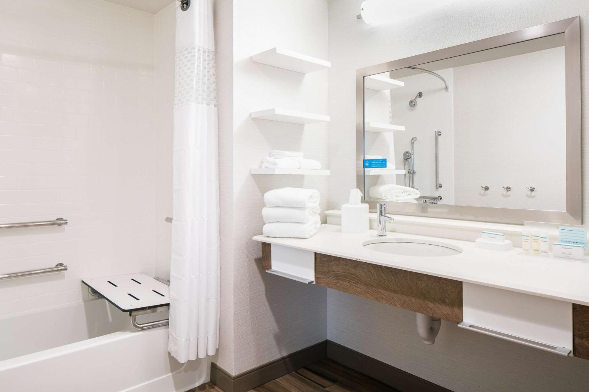 King Room - Mobility Access/Non-Smoking