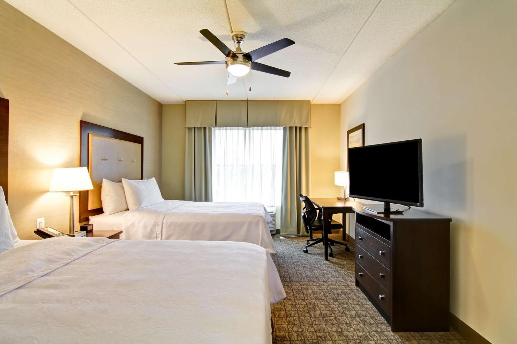 Queen Suite with Two Queen Beds - Mobility and Hearing Access/Non-Smoking
