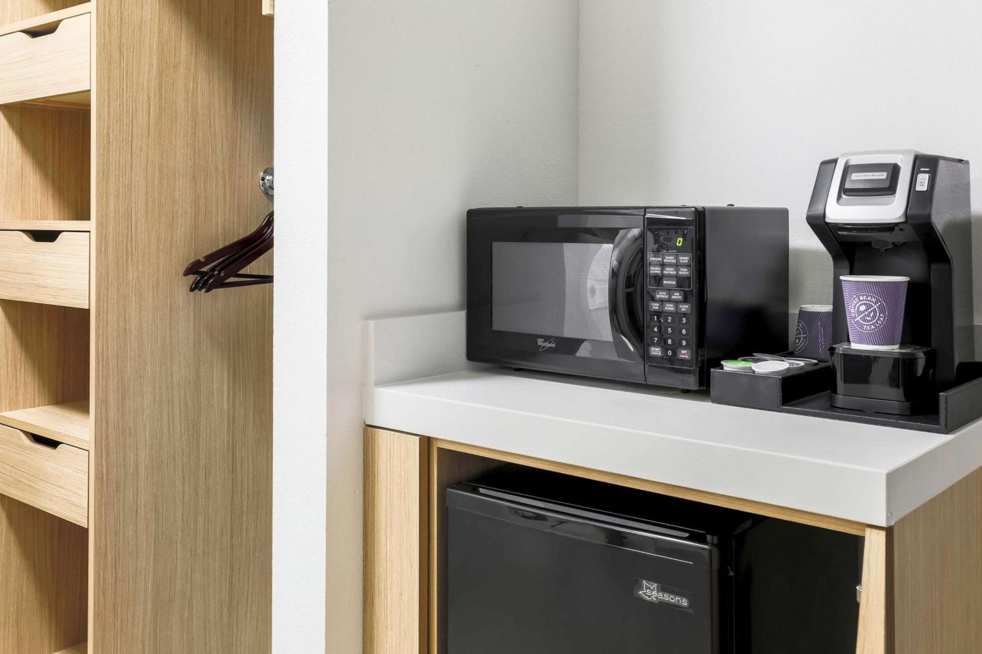 Queen Room with Two Queen Beds,1557437557:JPEG